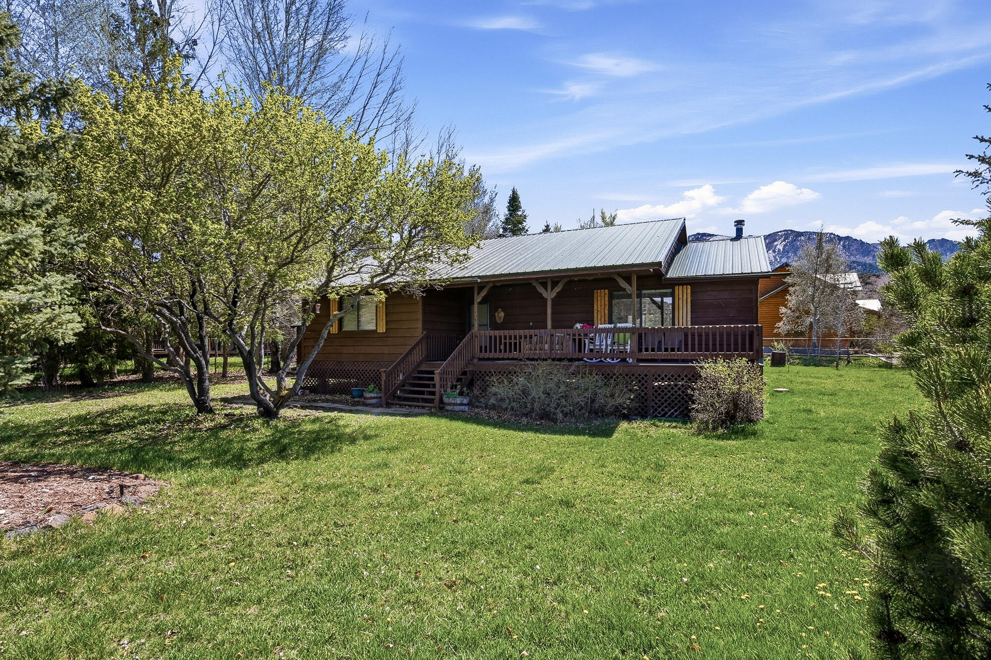 WINDOW ROCK - Residential