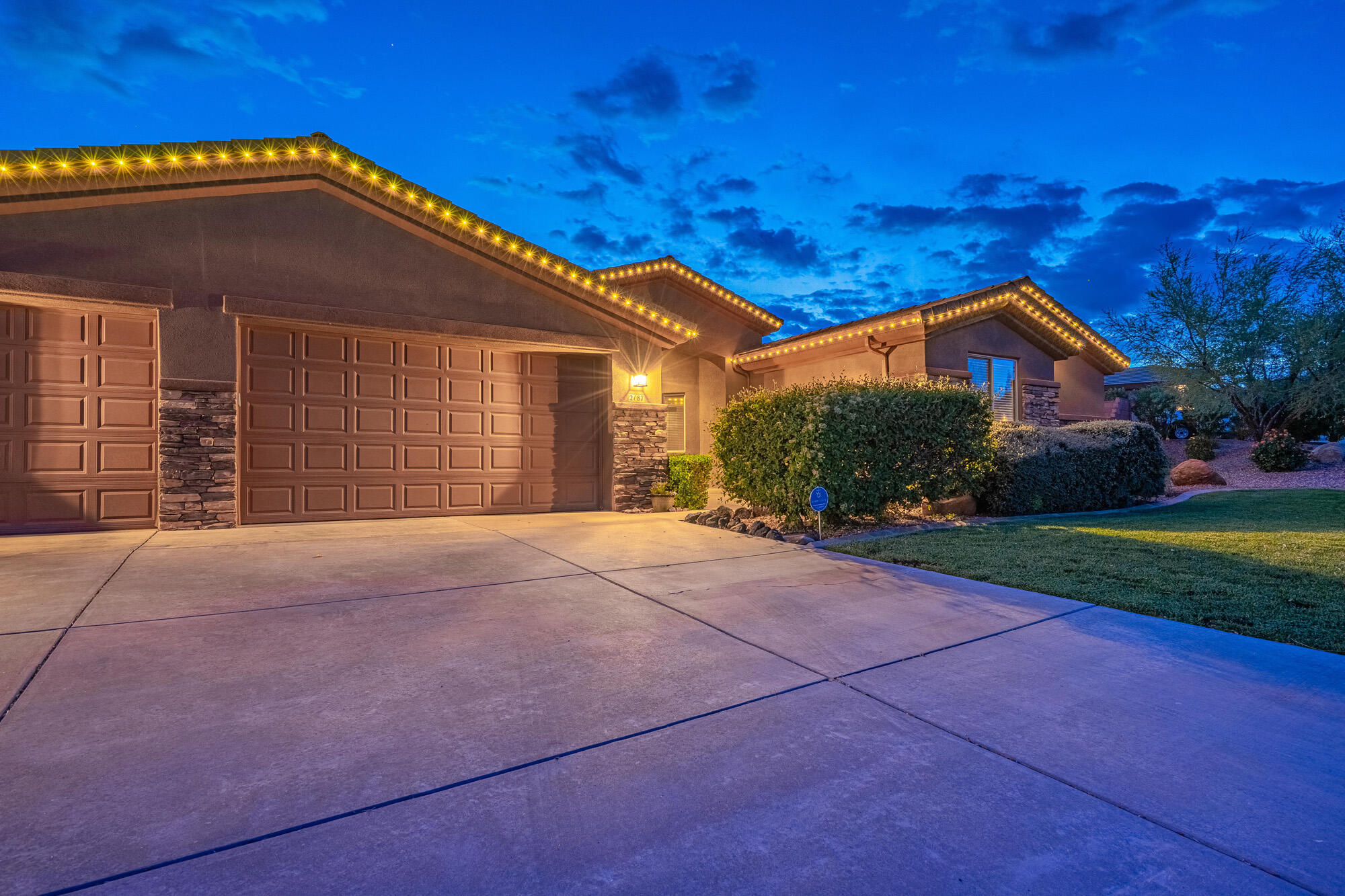CORAL CANYON - Residential