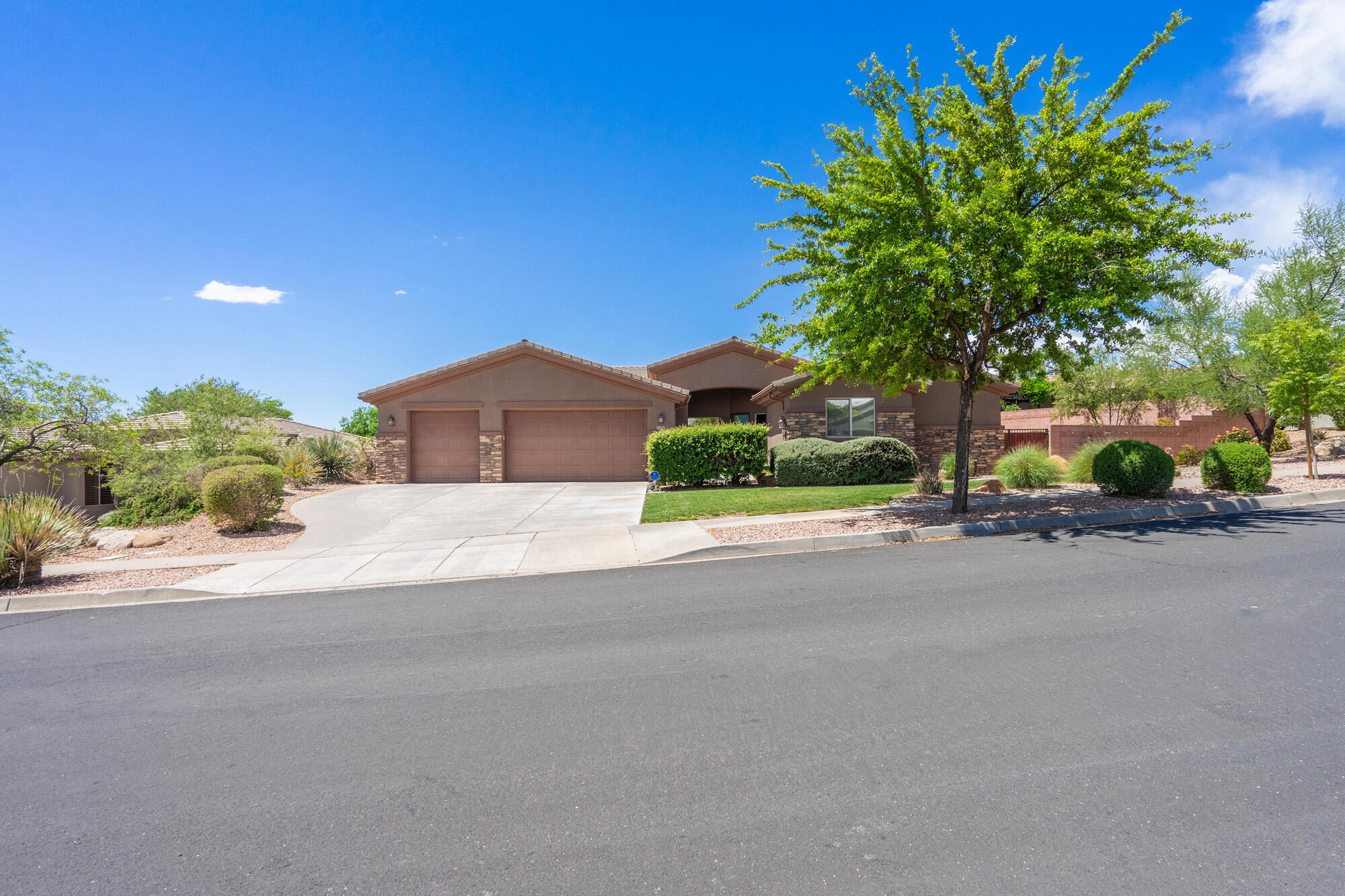 CORAL CANYON - Residential