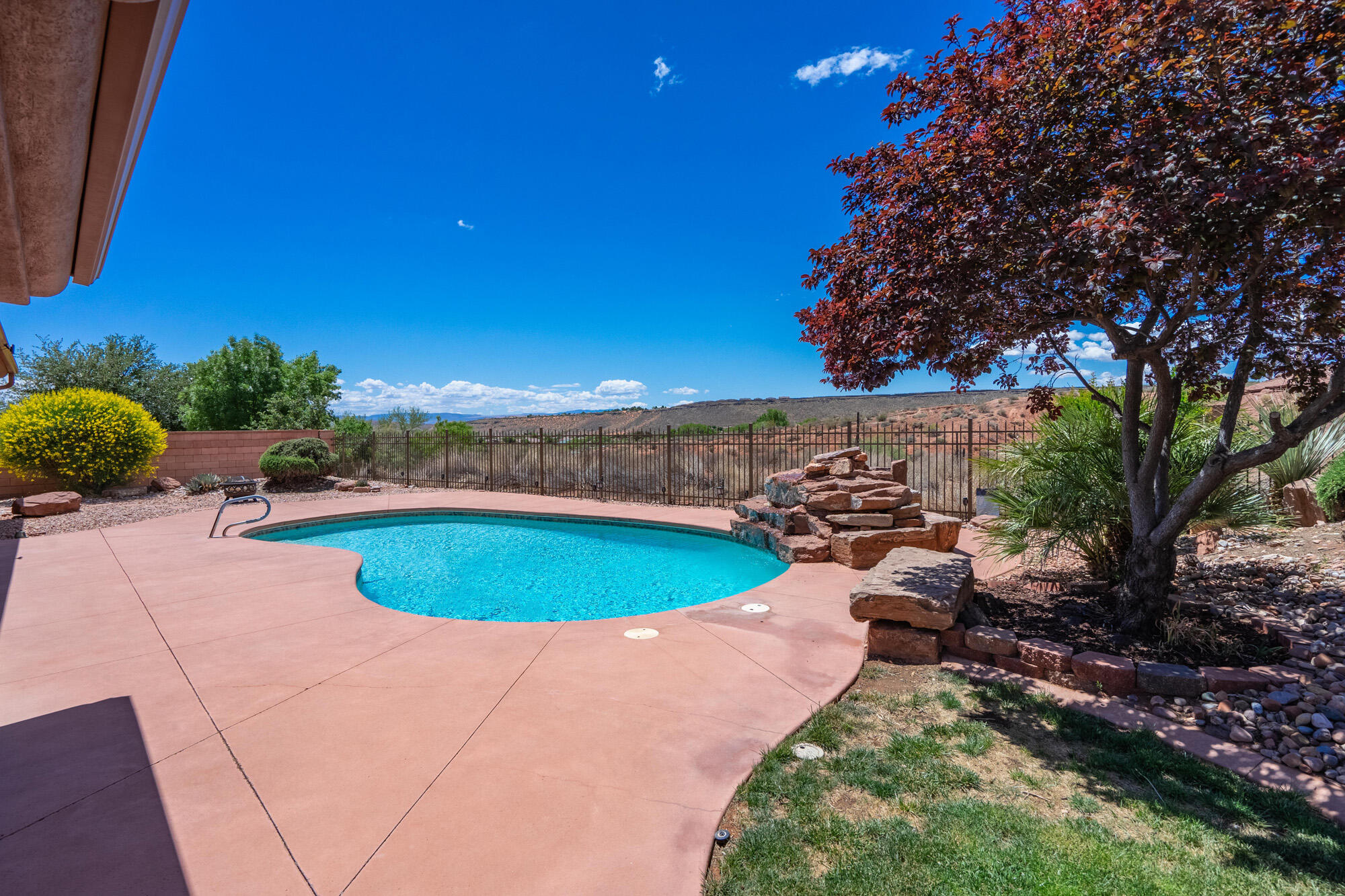 CORAL CANYON - Residential
