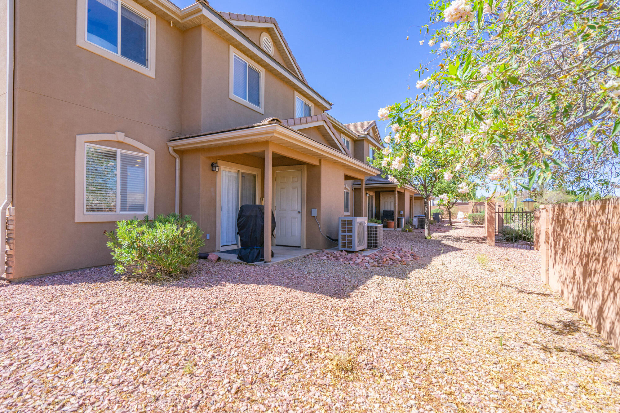 HIDDEN VALLEY TOWN HOMES - Residential