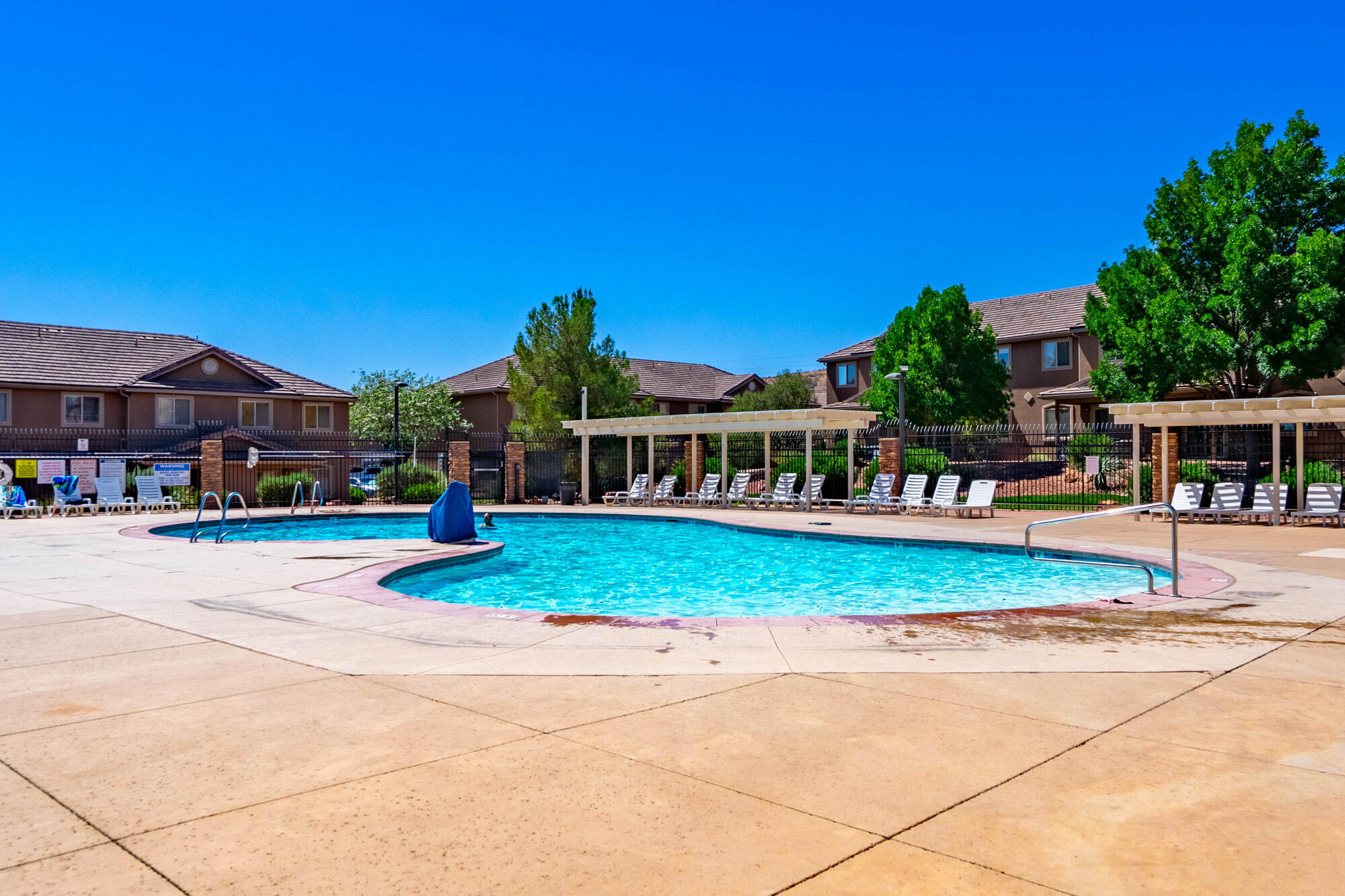 HIDDEN VALLEY TOWN HOMES - Residential