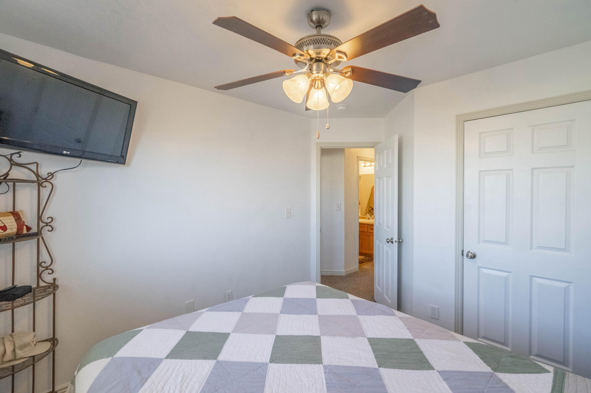 HIDDEN VALLEY TOWN HOMES - Residential