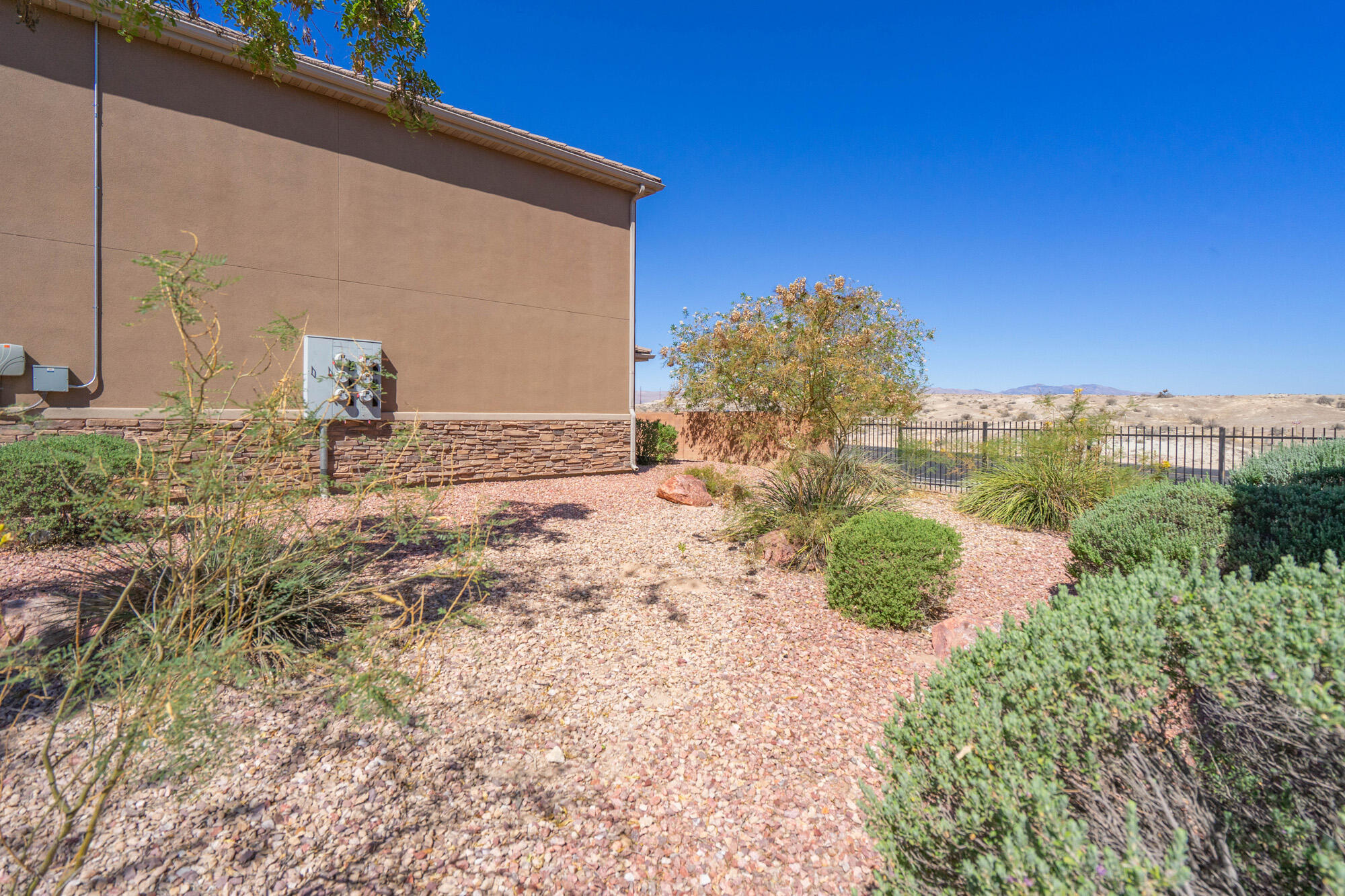 HIDDEN VALLEY TOWN HOMES - Residential