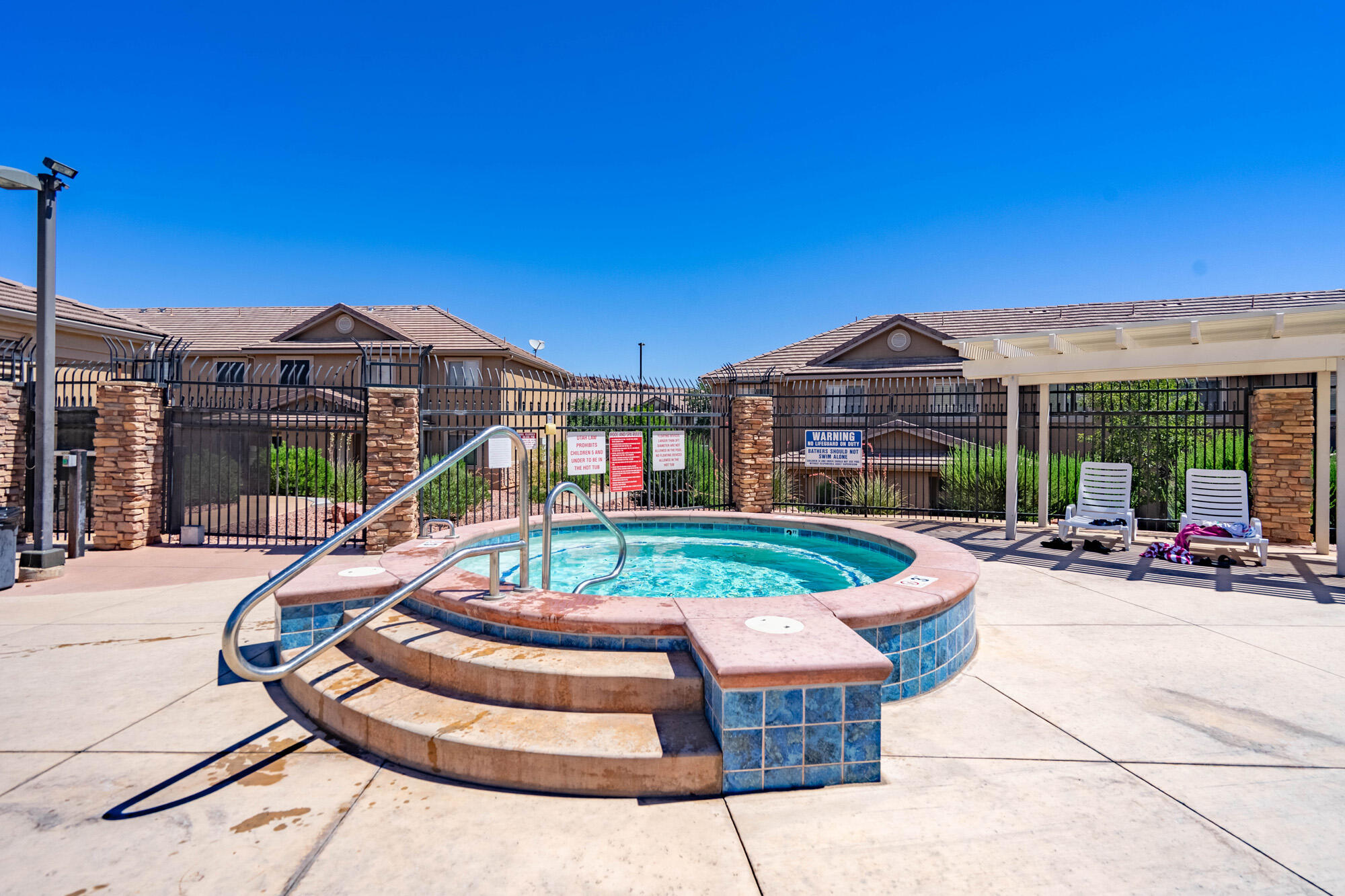HIDDEN VALLEY TOWN HOMES - Residential