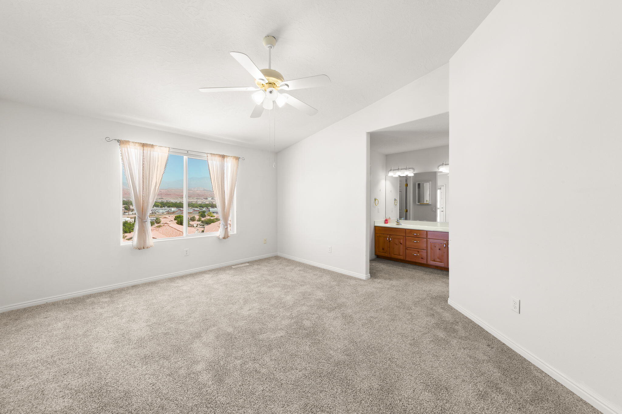 RIDGEPOINTE - Residential