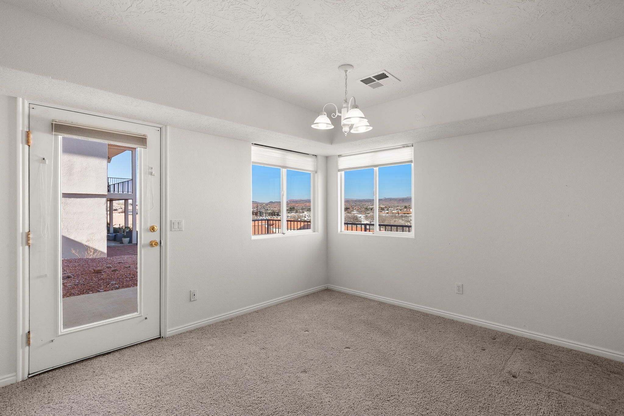 RIDGEPOINTE - Residential