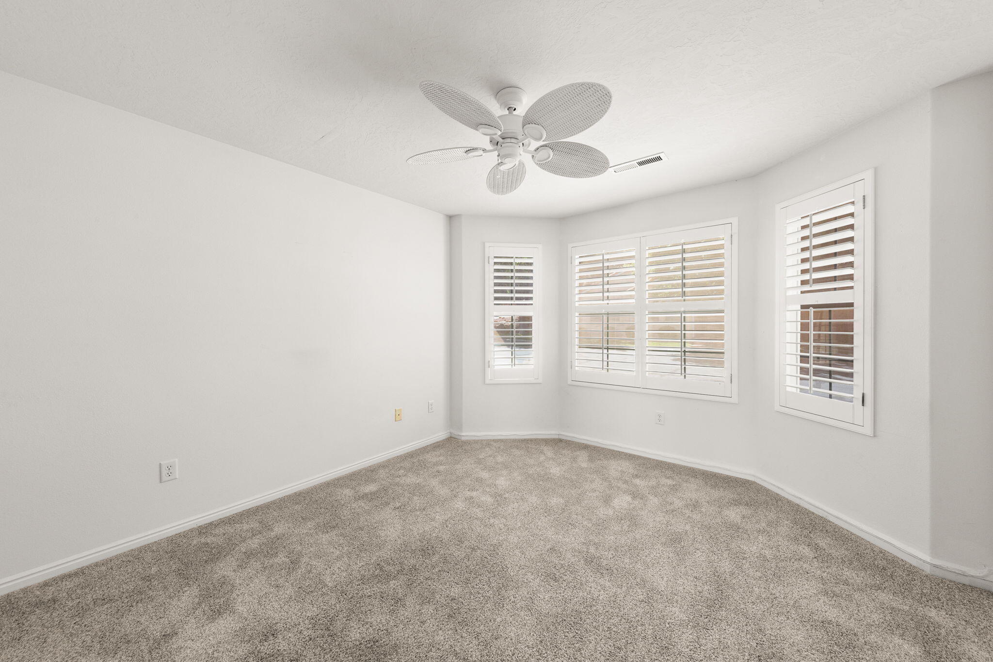 RIDGEPOINTE - Residential