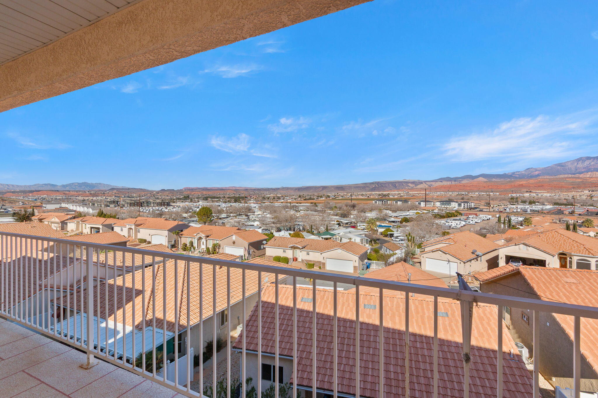 RIDGEPOINTE - Residential