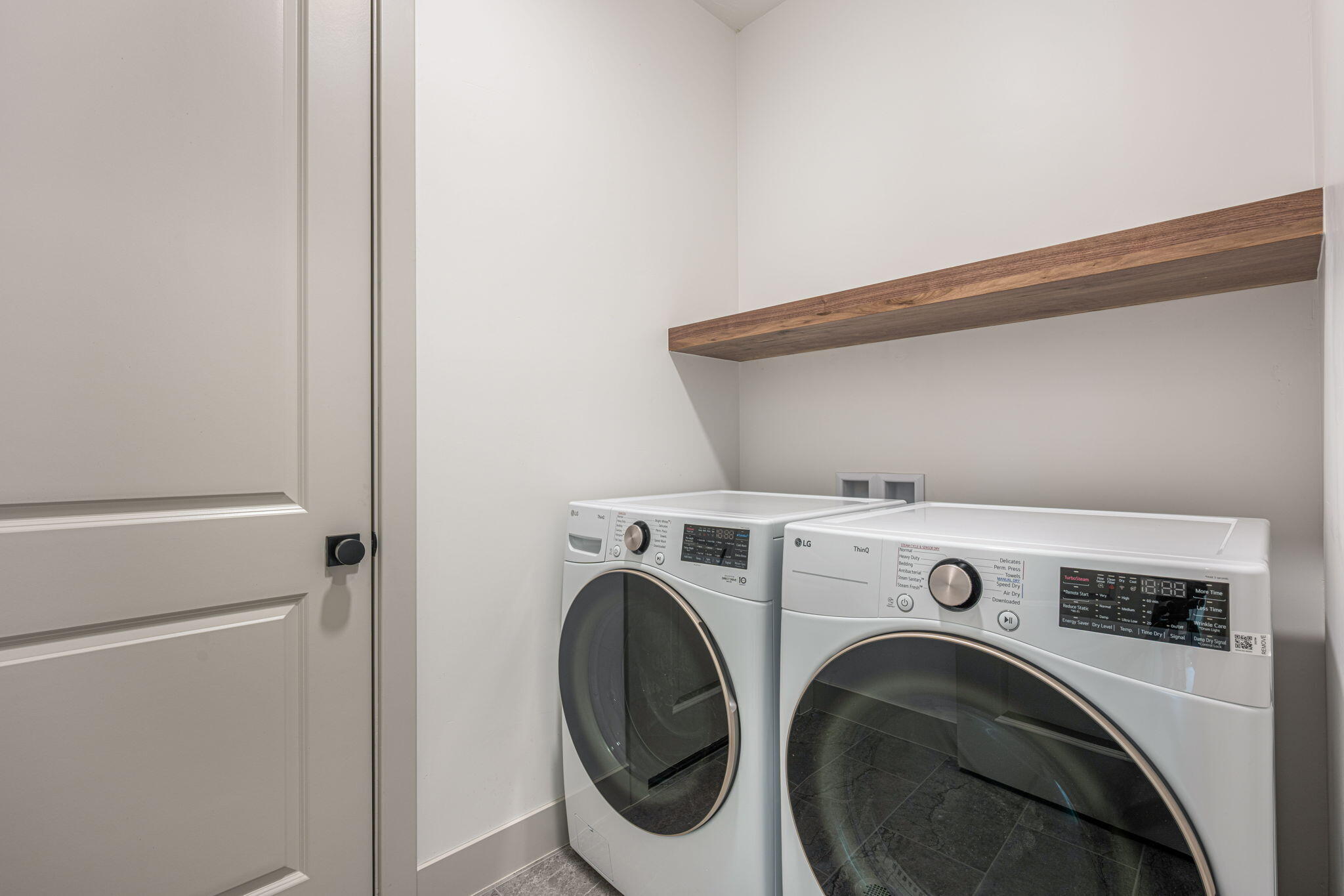 DESERT COLOR ATKINVILLE TOWNHOMES - Residential