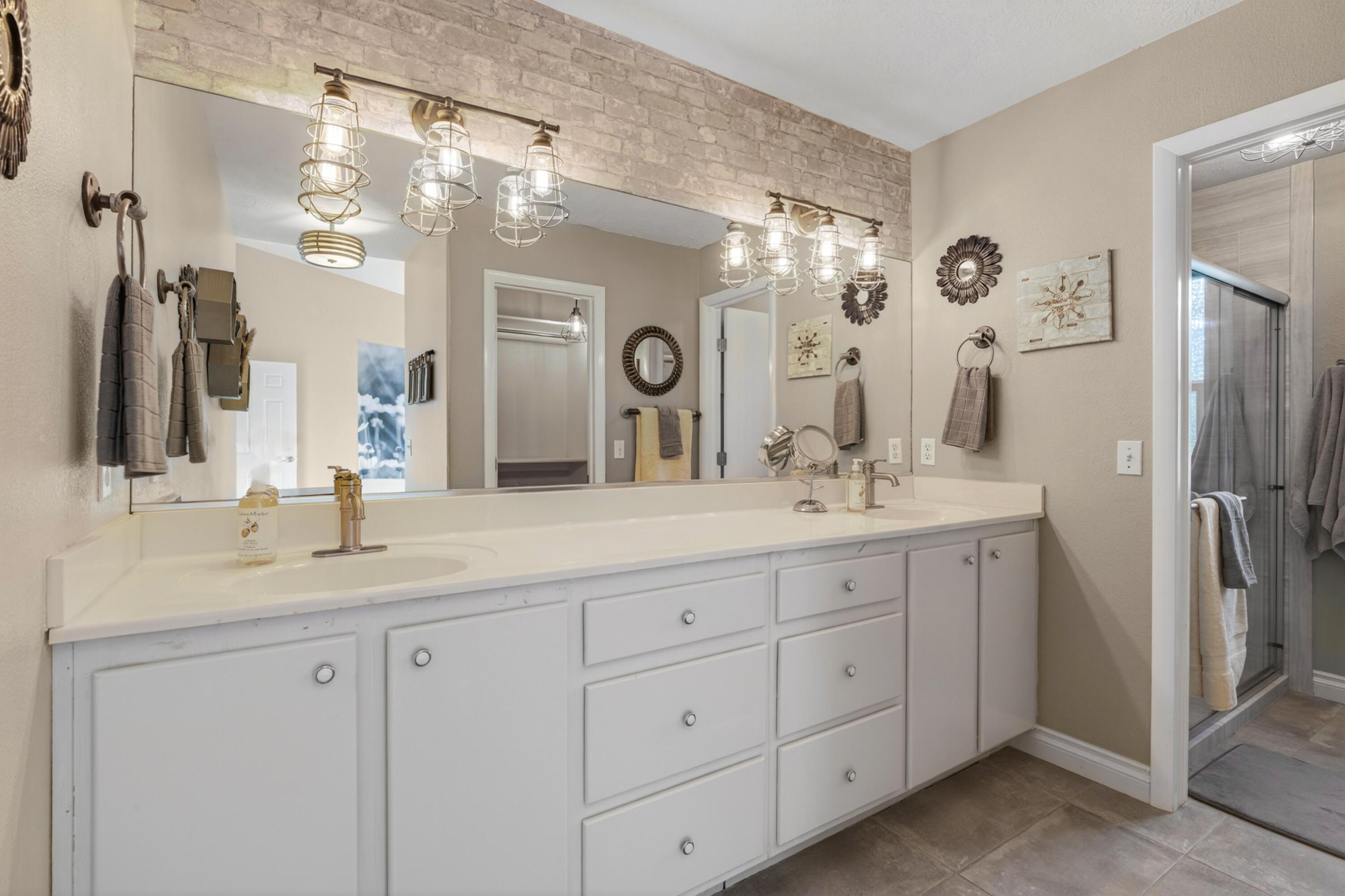 PARK CENTRAL TOWNHOMES - Residential