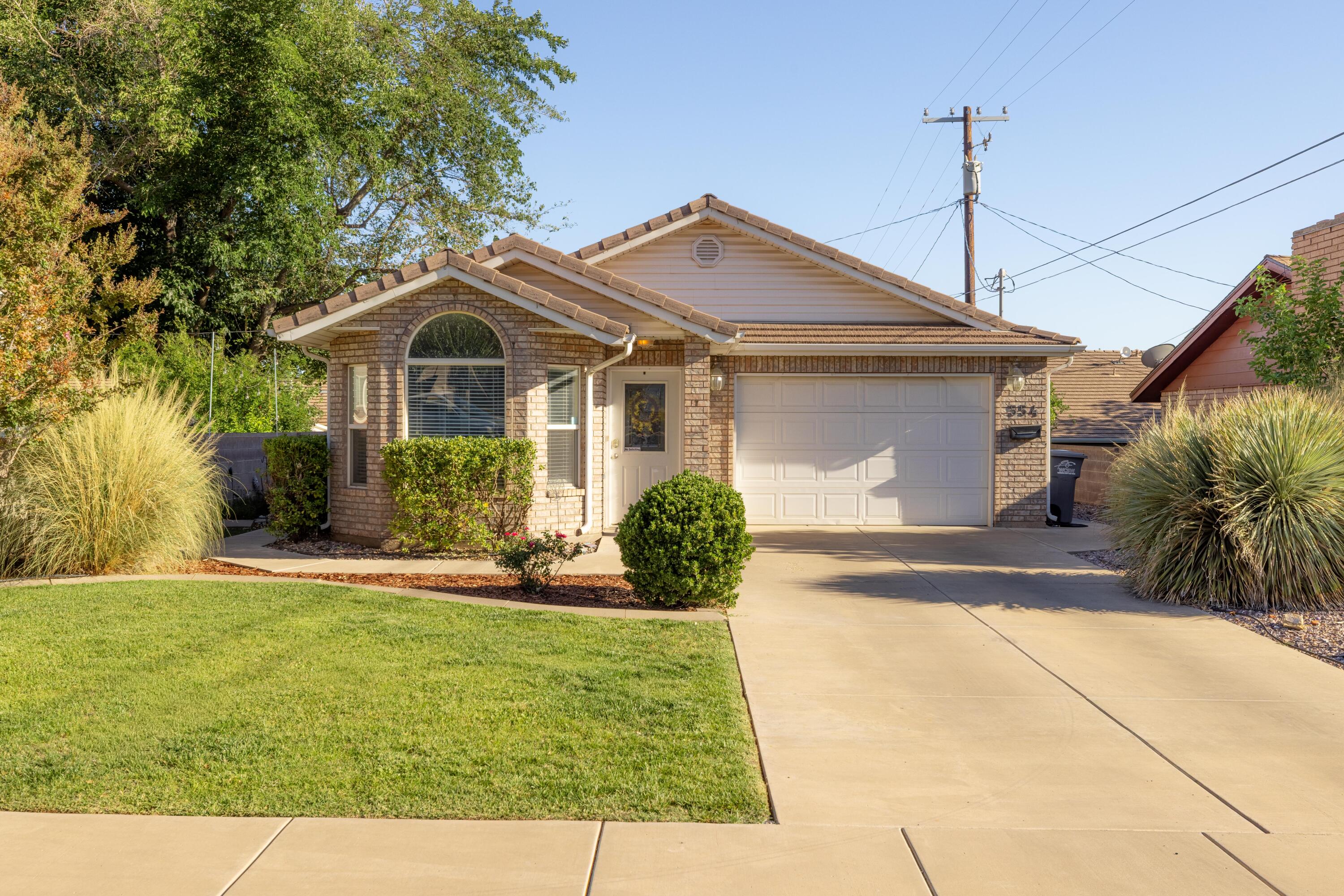 Historic Downtown St. George Living in this single level 3 bedroom 2 bath home. Located close to schools, parks, and all downtown events. This non-rentable, no age restriction, home is ready for new owners. Pets welcomed!
New carpet and fresh paint. 
New garage door being installed late June/early July. Excellent for first time buyers, second home, snowbird, relocation, students of Utah Tech University, or any other desert lover. 
Picture yourself going to the Saturday Downtown Farmer's Market just two blocks away or the Rodeo at the Sunbowl. Dining, shopping, and now even 4 story slides downtown.