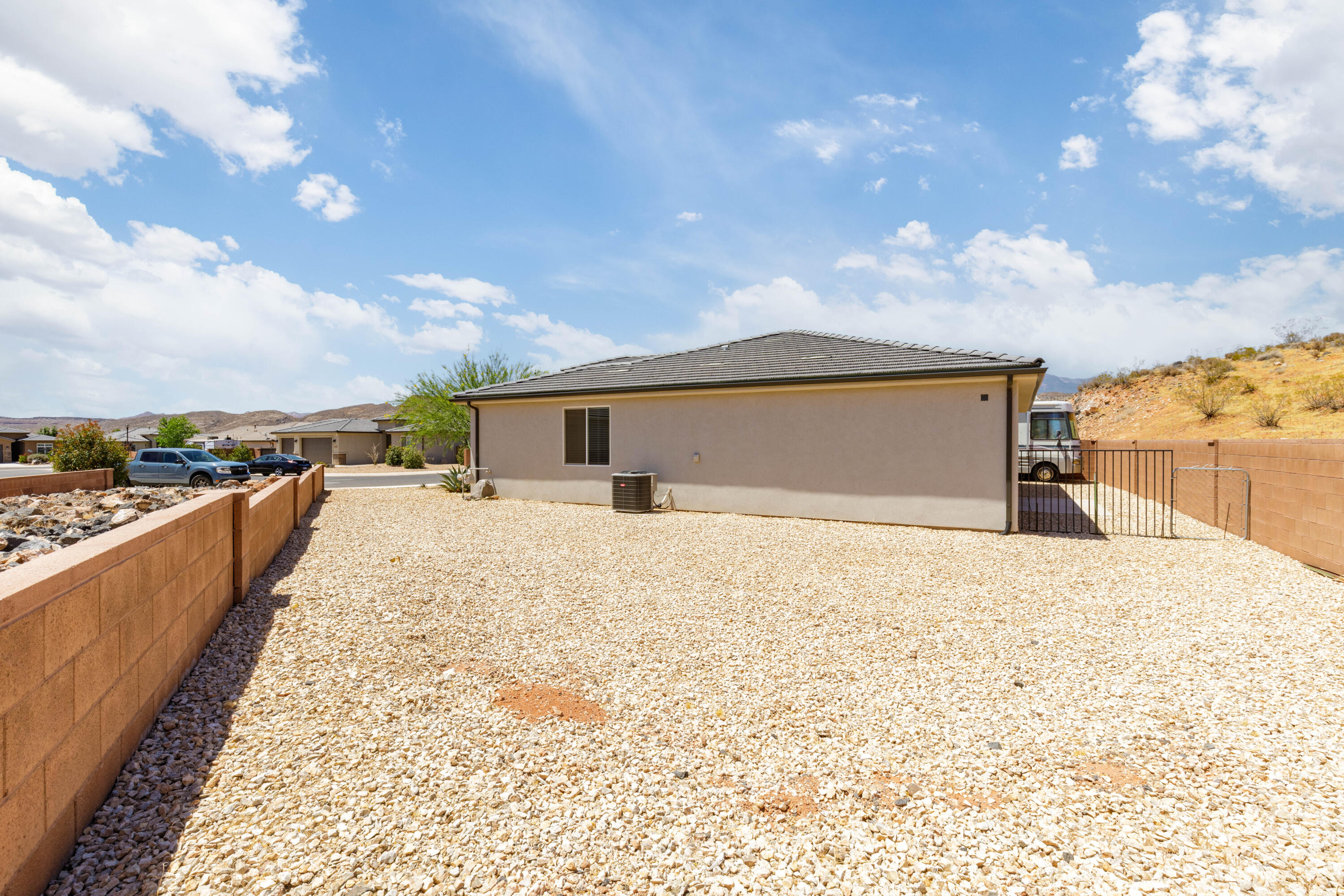 PEREGRINE POINTE - Residential