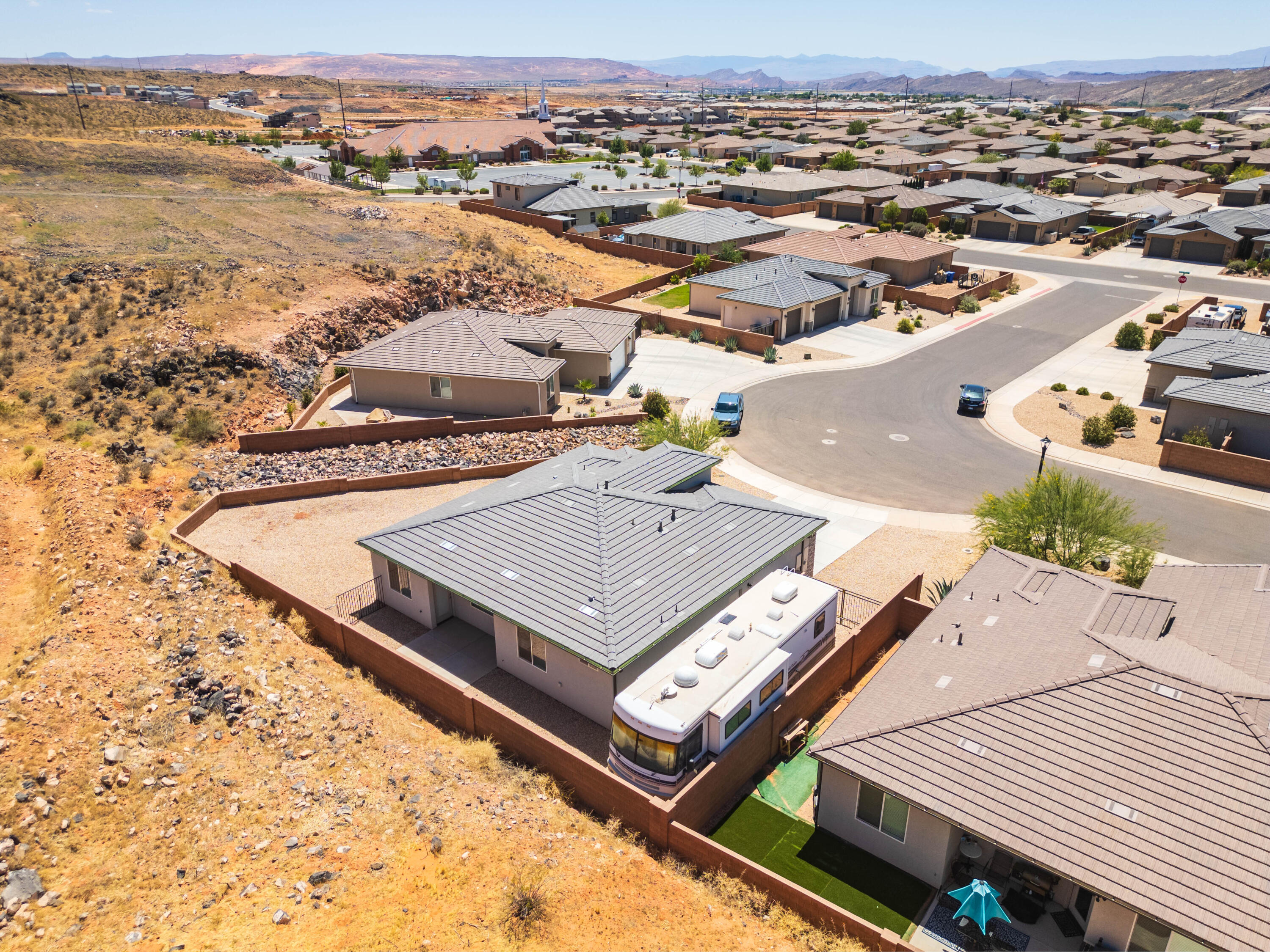 PEREGRINE POINTE - Residential
