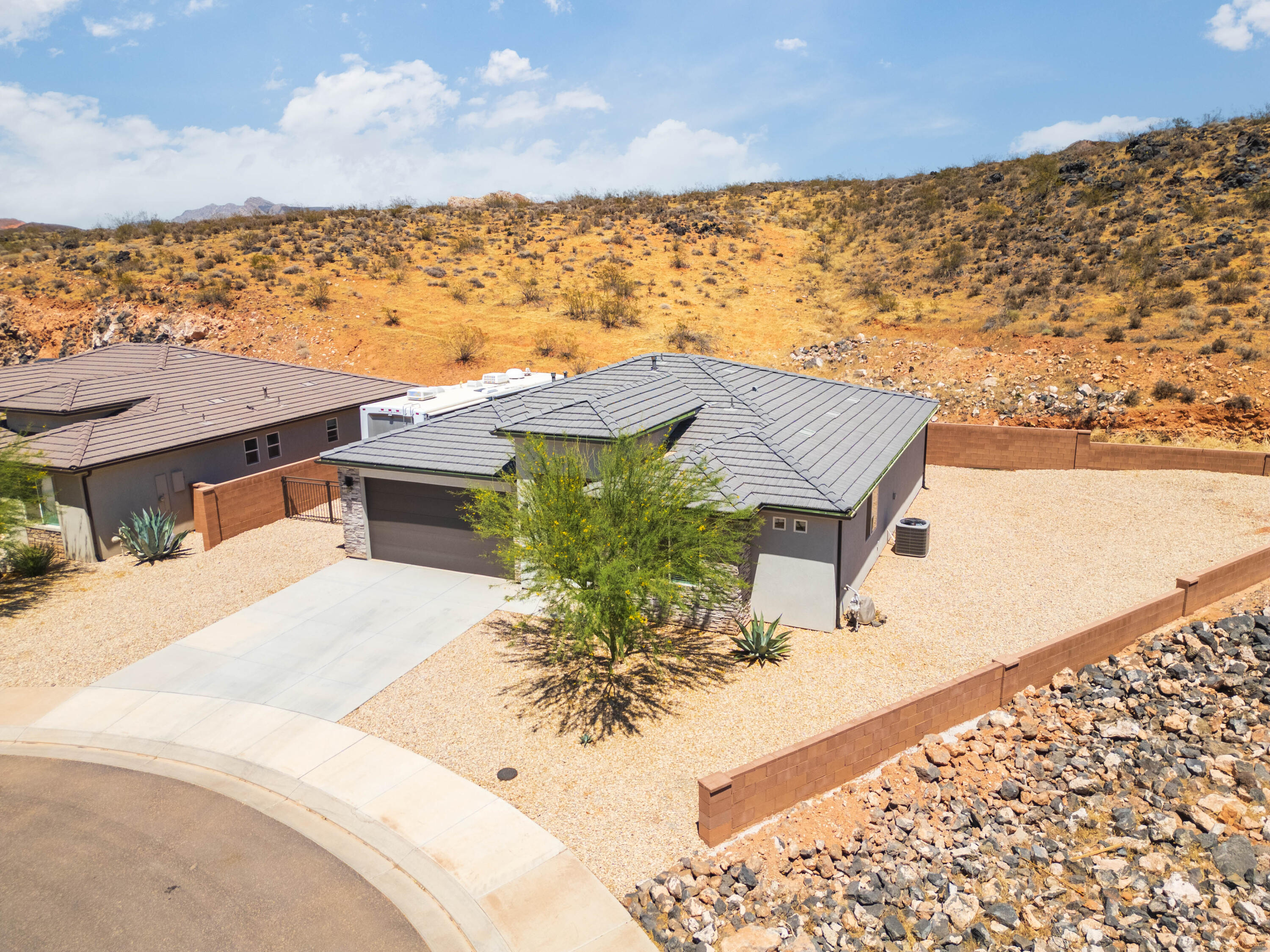 PEREGRINE POINTE - Residential