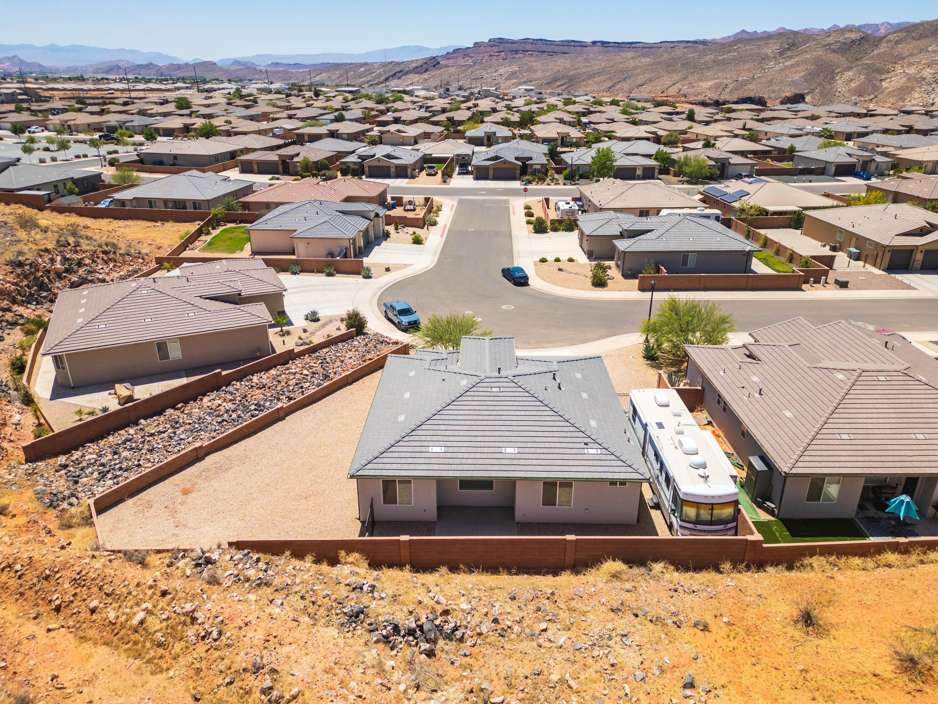 PEREGRINE POINTE - Residential
