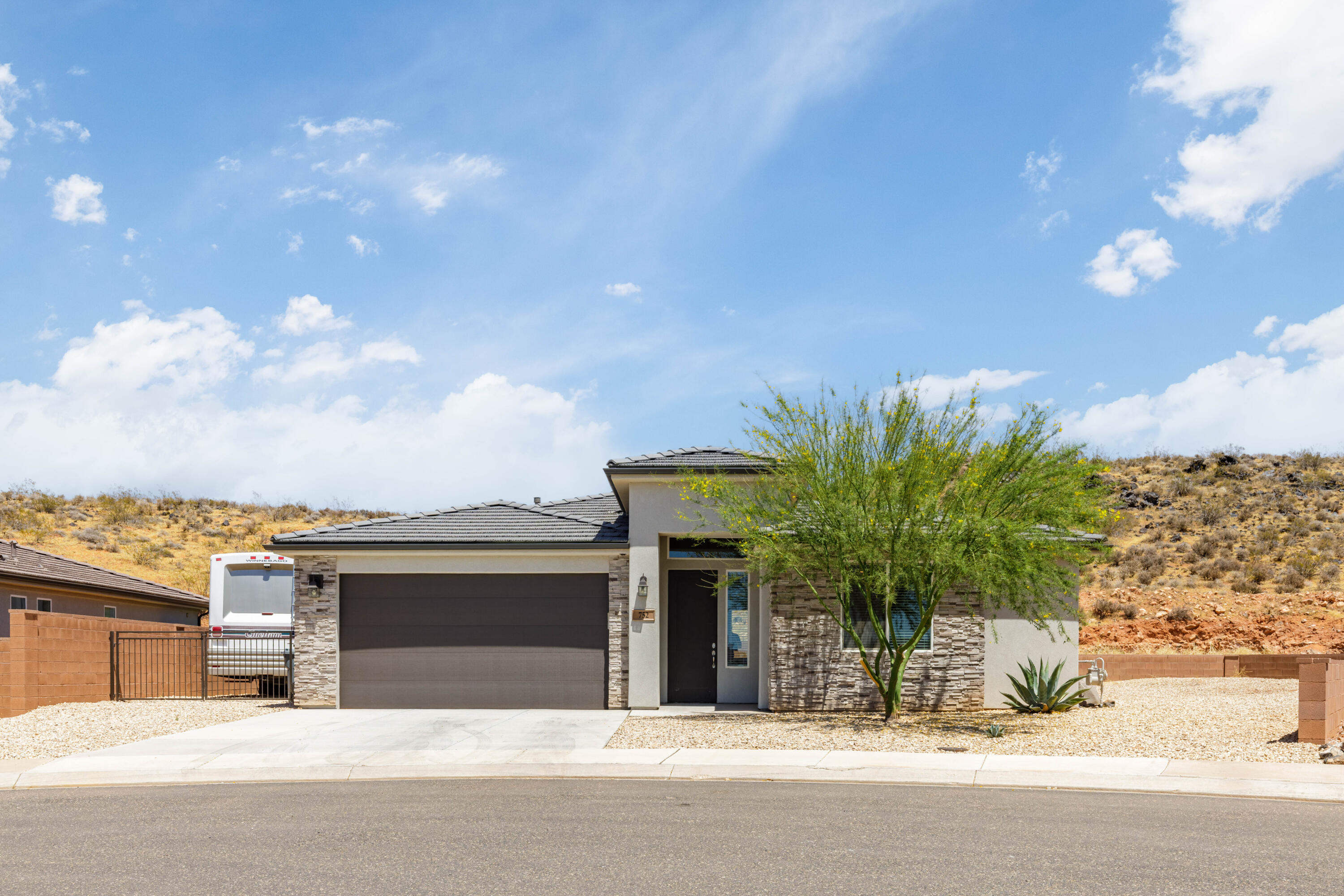 PEREGRINE POINTE - Residential