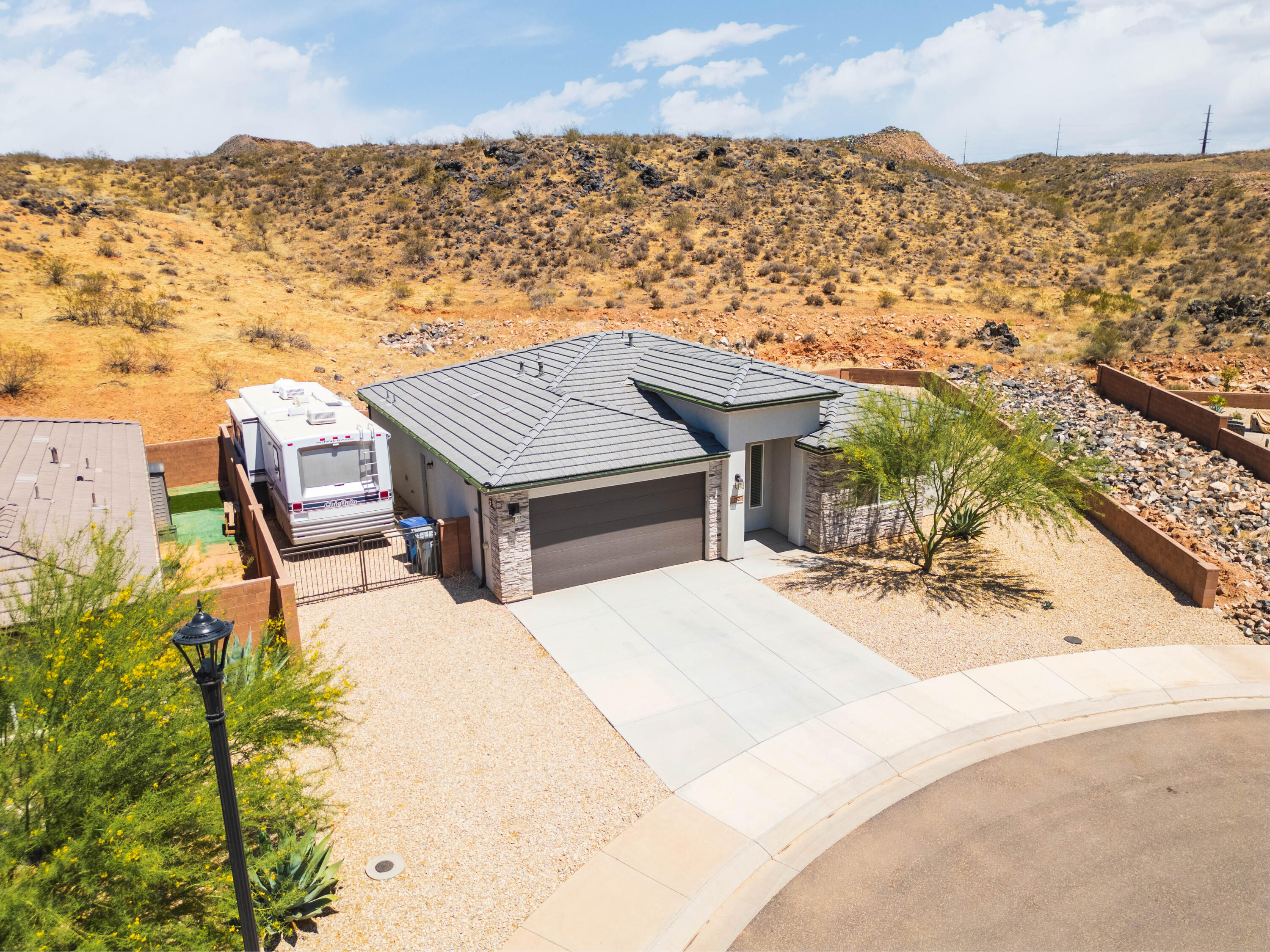 PEREGRINE POINTE - Residential