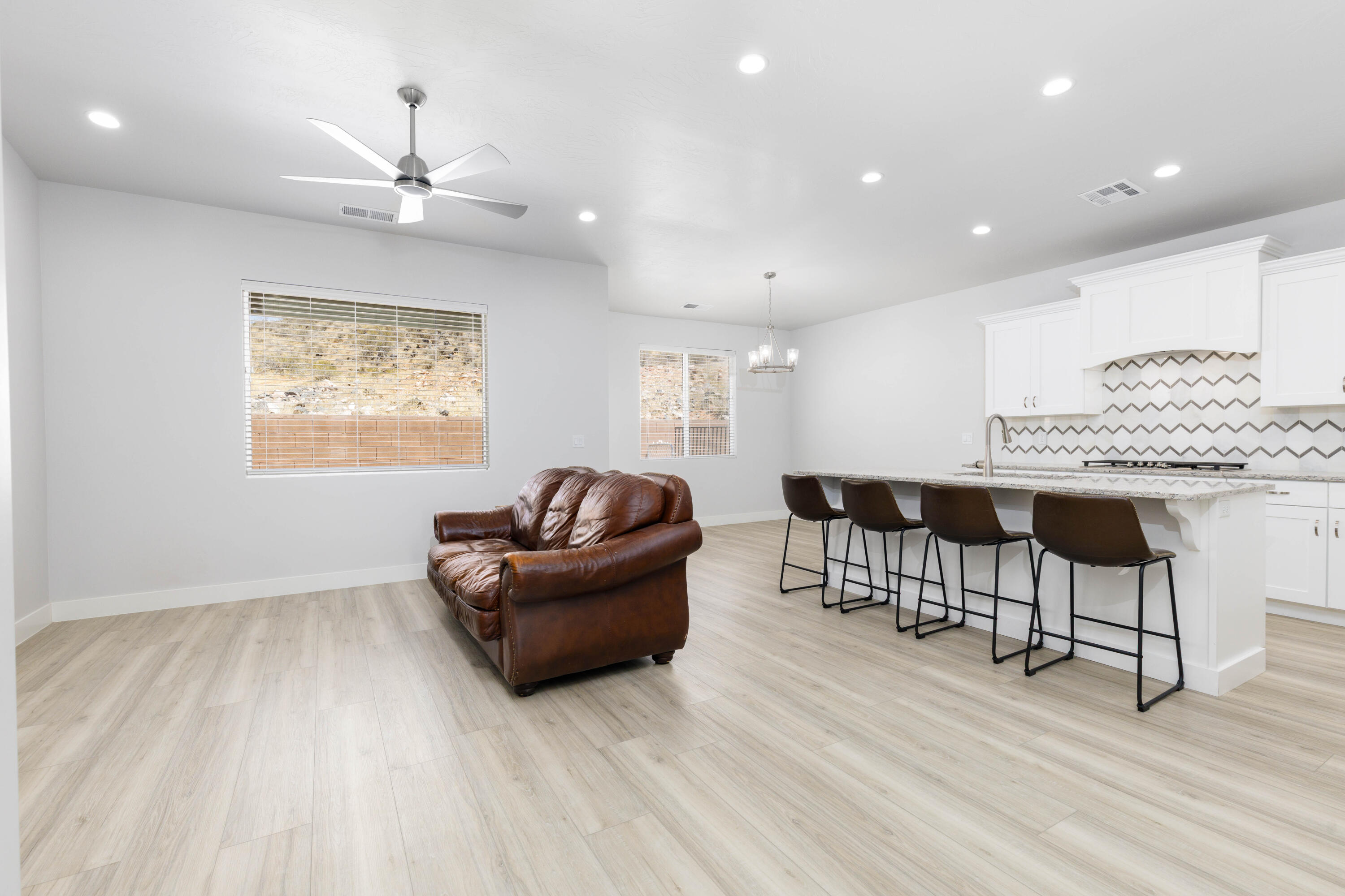 PEREGRINE POINTE - Residential