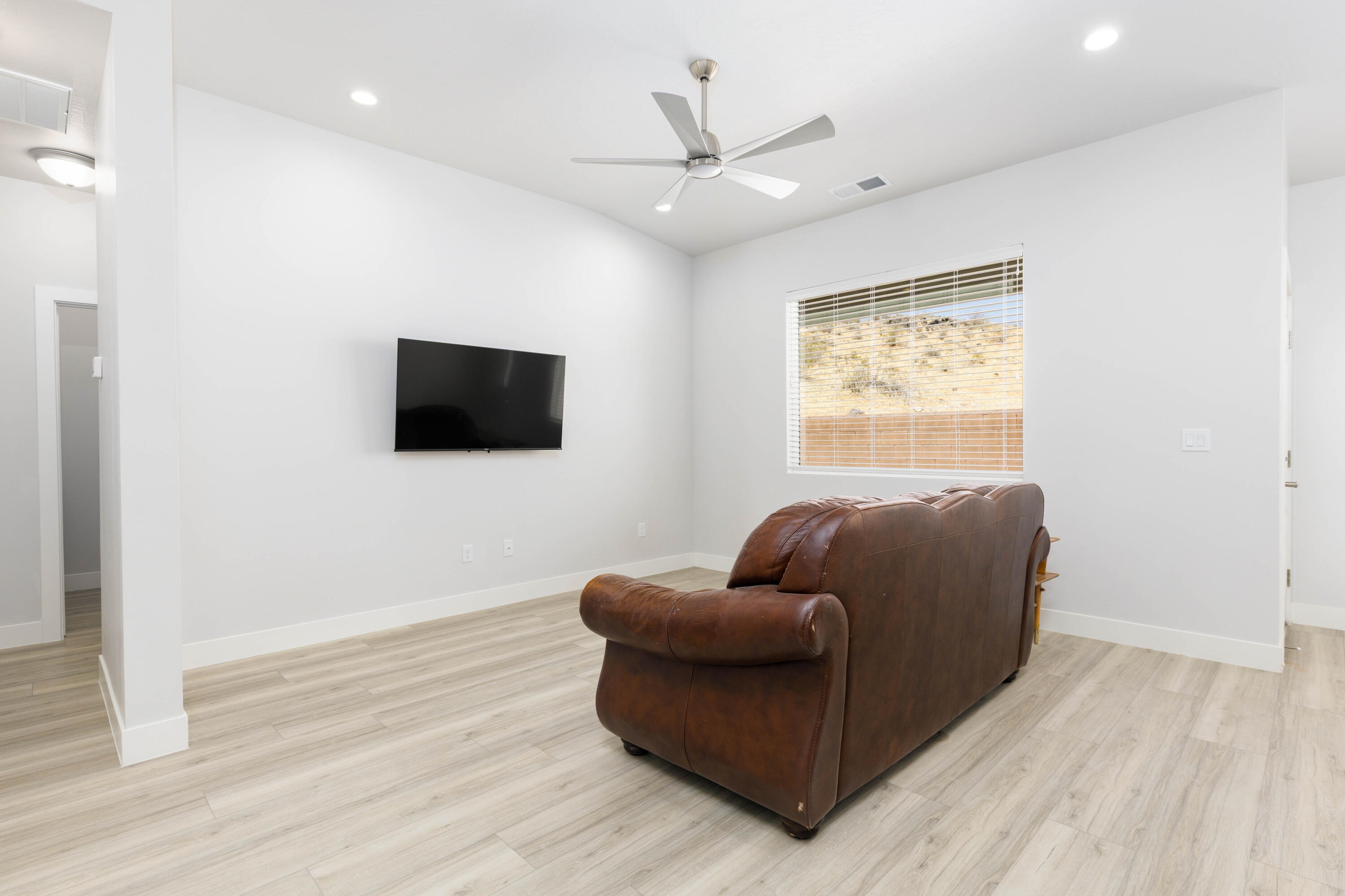 PEREGRINE POINTE - Residential
