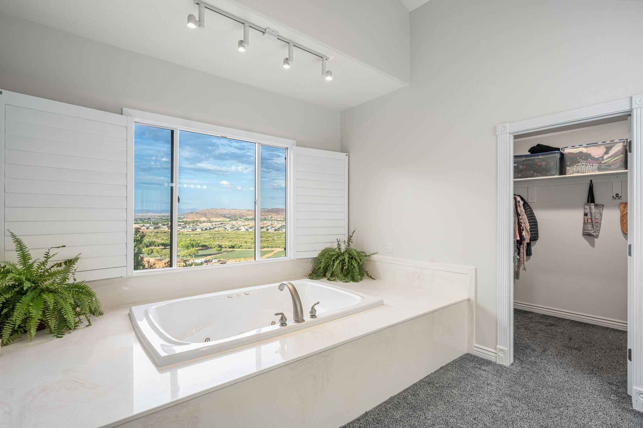 FOREMASTER RIDGE - Residential