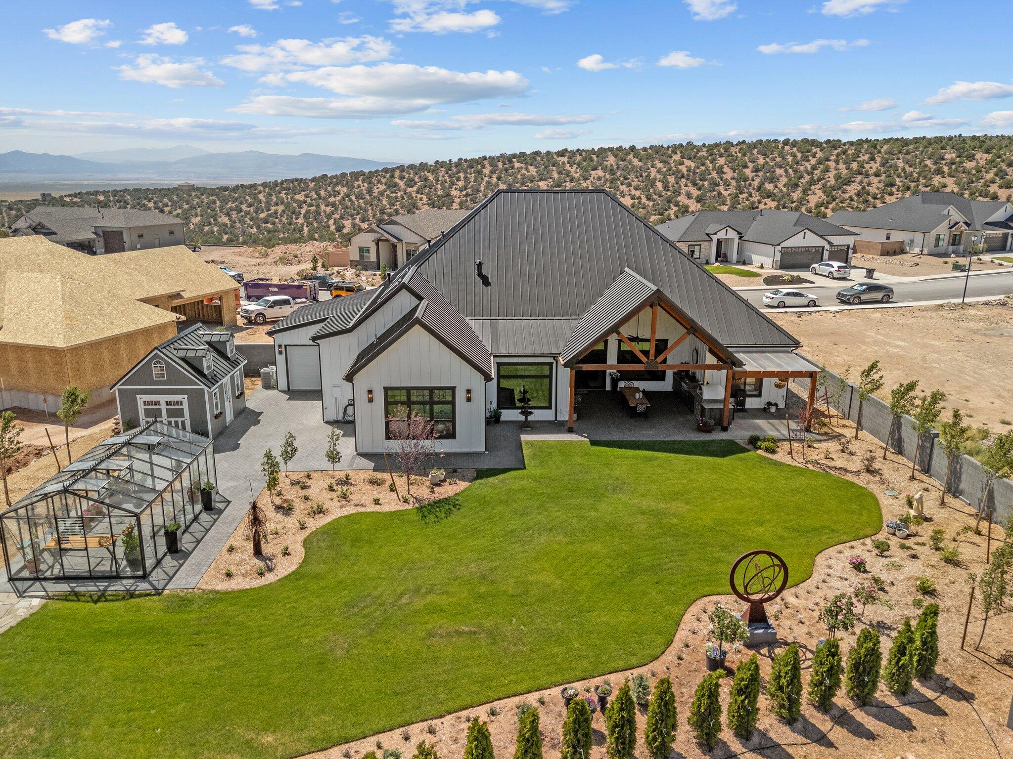 SADDLE BACK RIDGE - Residential