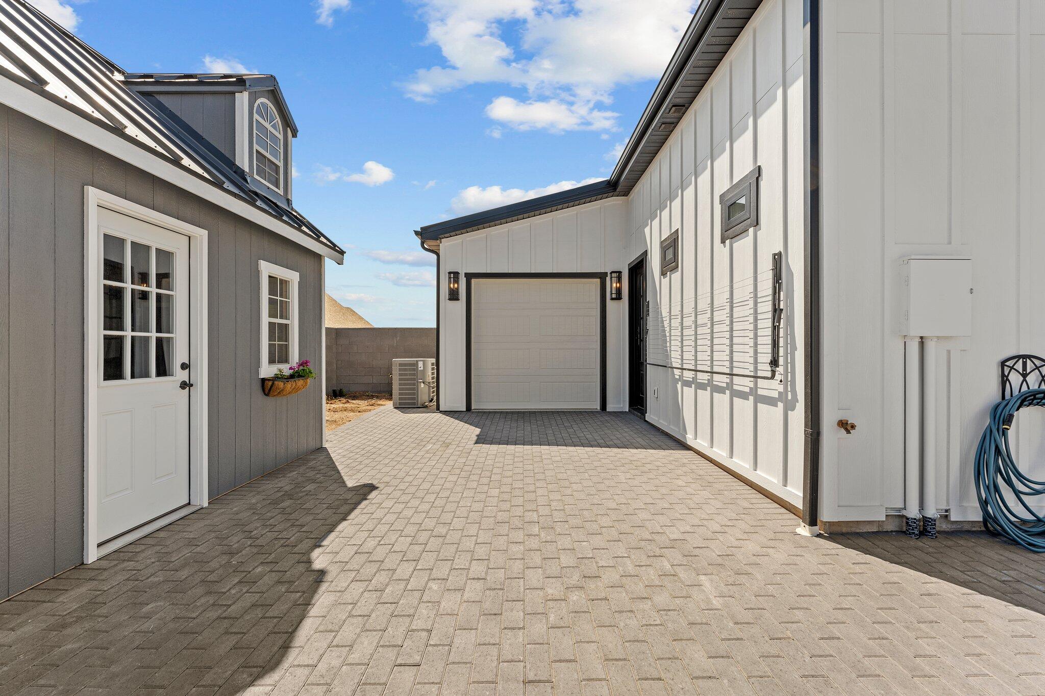 SADDLE BACK RIDGE - Residential