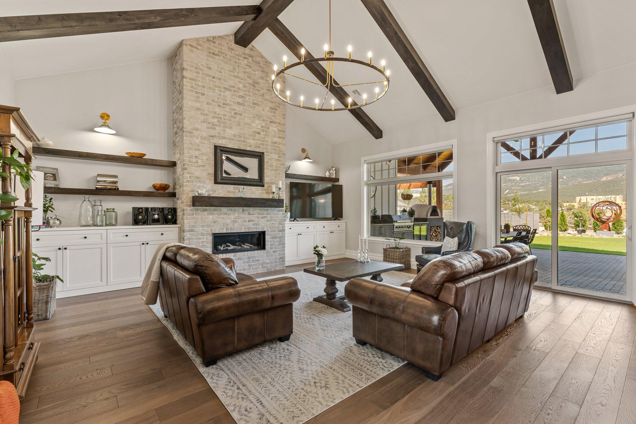 SADDLE BACK RIDGE - Residential