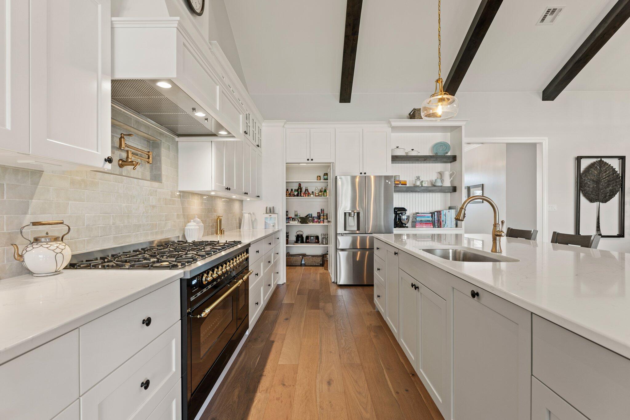 SADDLE BACK RIDGE - Residential