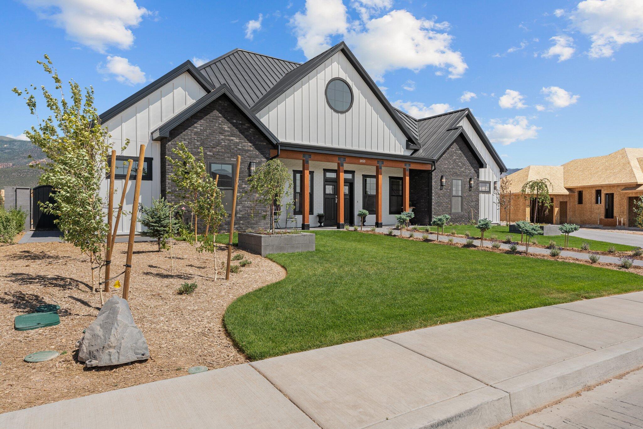 SADDLE BACK RIDGE - Residential
