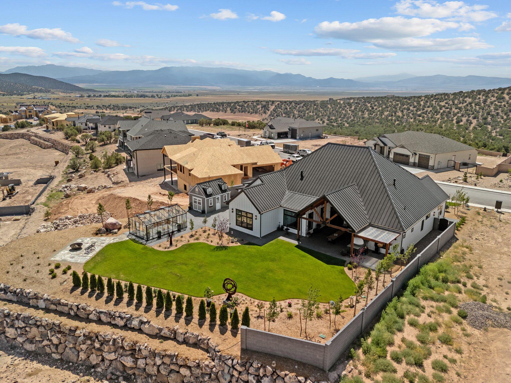 SADDLE BACK RIDGE - Residential
