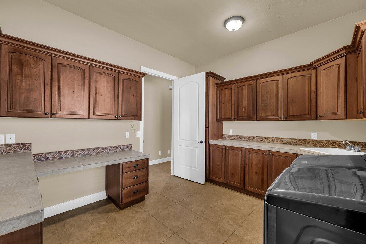 KNOLLS AT LITTLE VALLEY - Residential