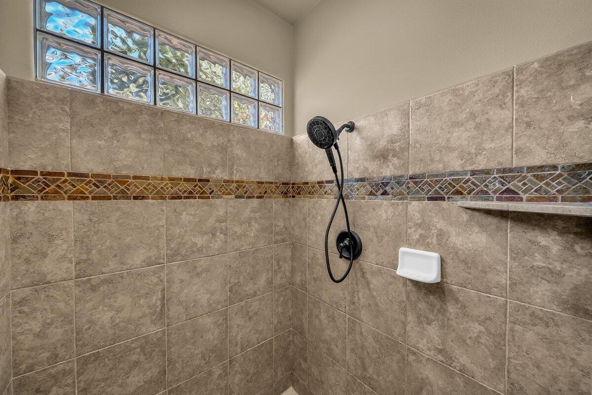 KNOLLS AT LITTLE VALLEY - Residential