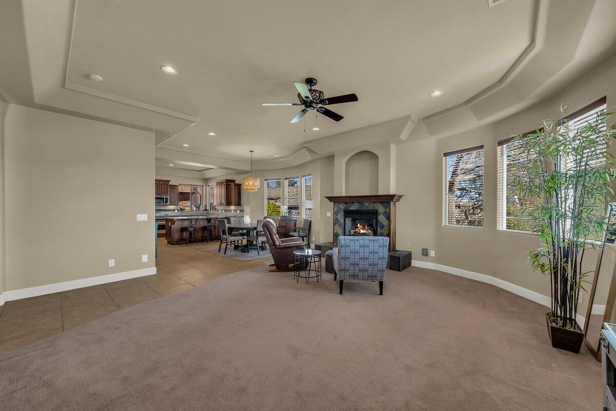 KNOLLS AT LITTLE VALLEY - Residential