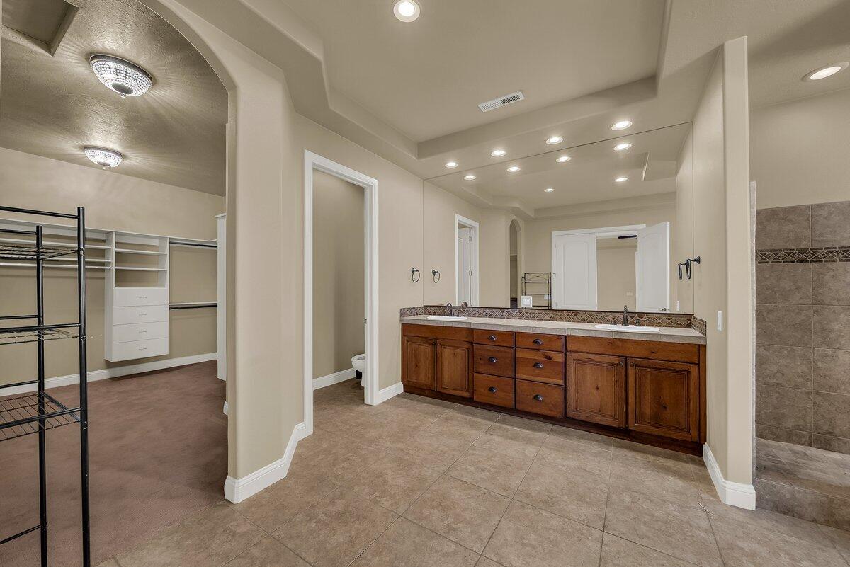 KNOLLS AT LITTLE VALLEY - Residential