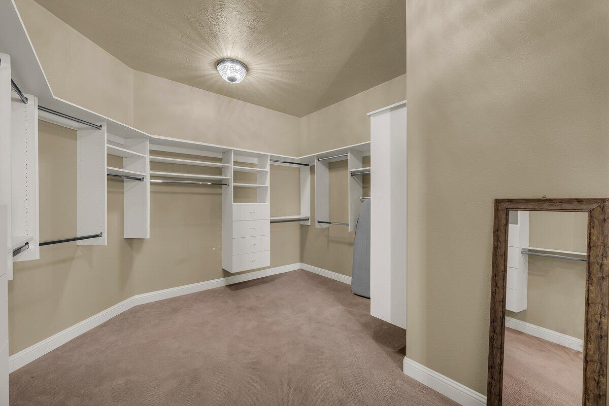 KNOLLS AT LITTLE VALLEY - Residential