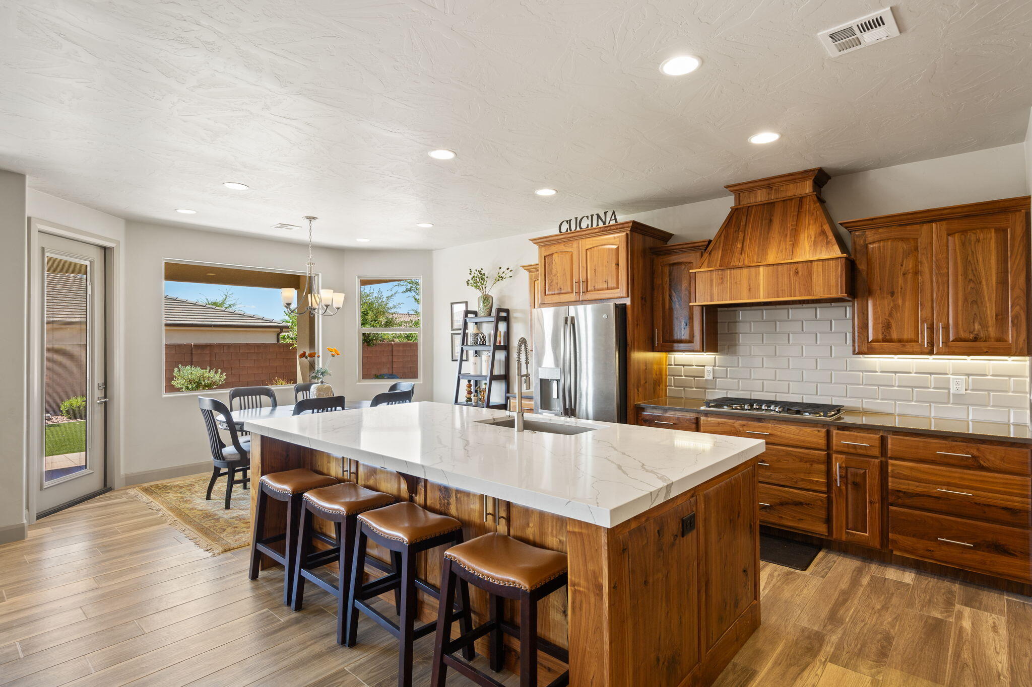 WASHINGTON VISTA - Residential