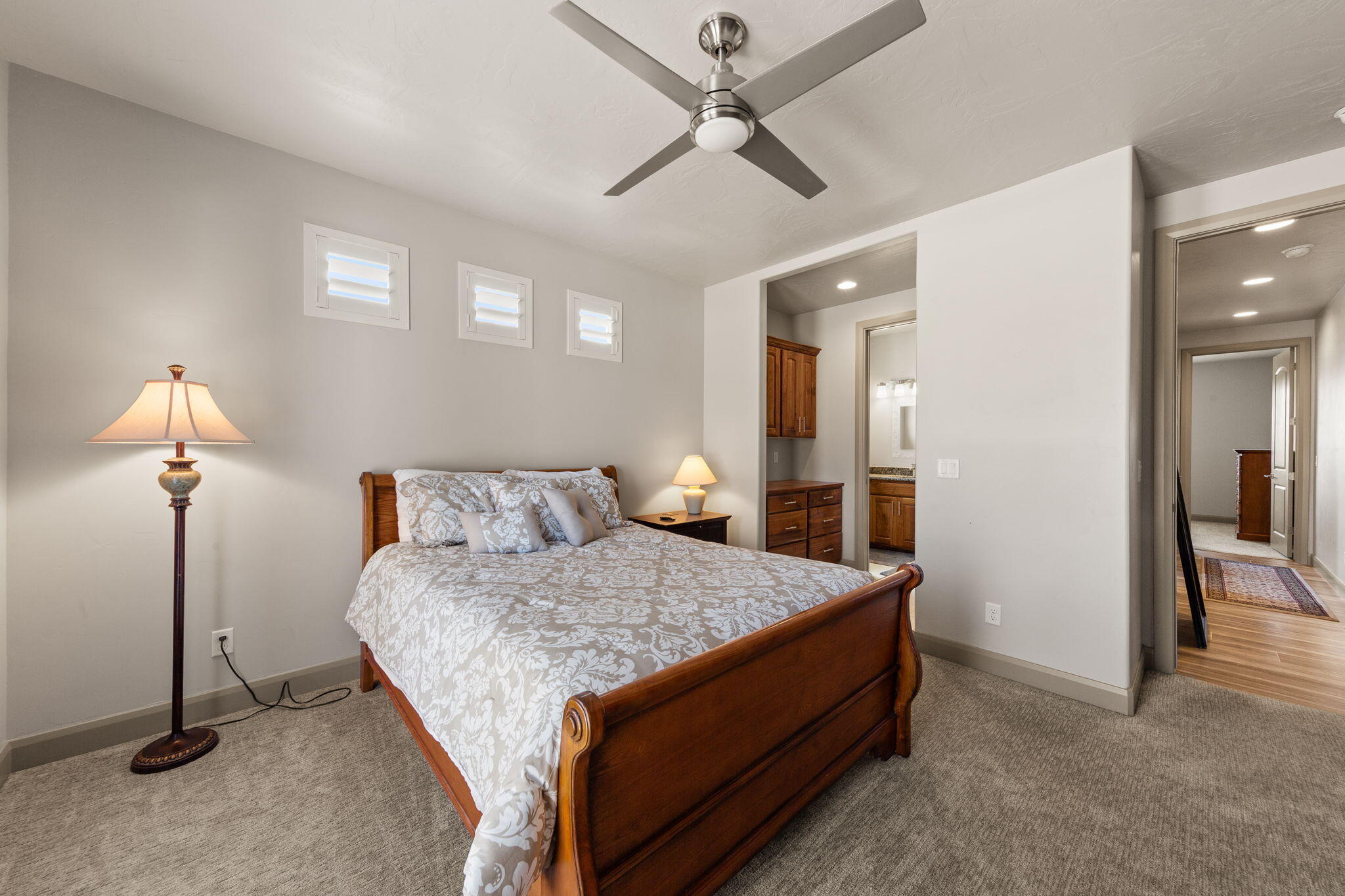 WASHINGTON VISTA - Residential