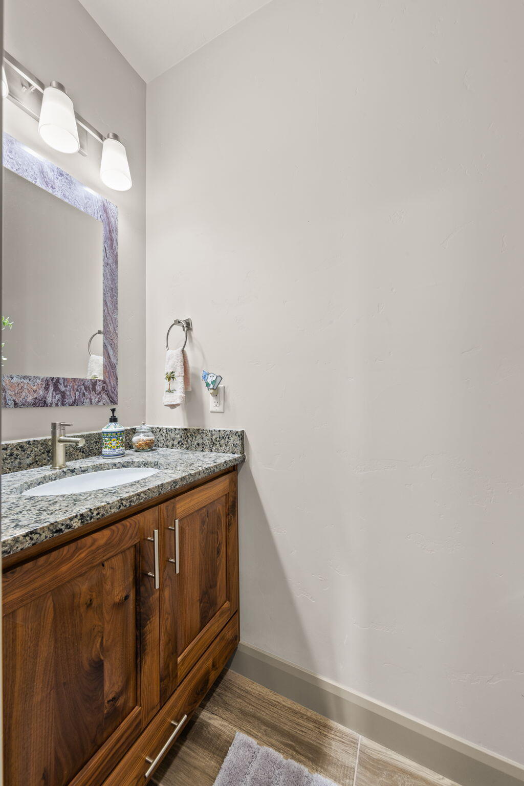 WASHINGTON VISTA - Residential