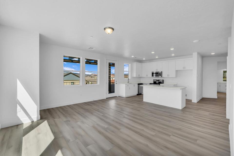 DESERT COLOR AUBURN HILLS - Residential