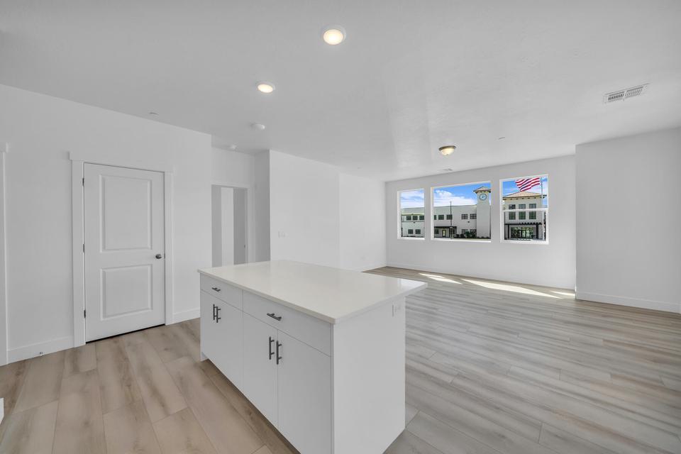 DESERT COLOR AUBURN HILLS - Residential