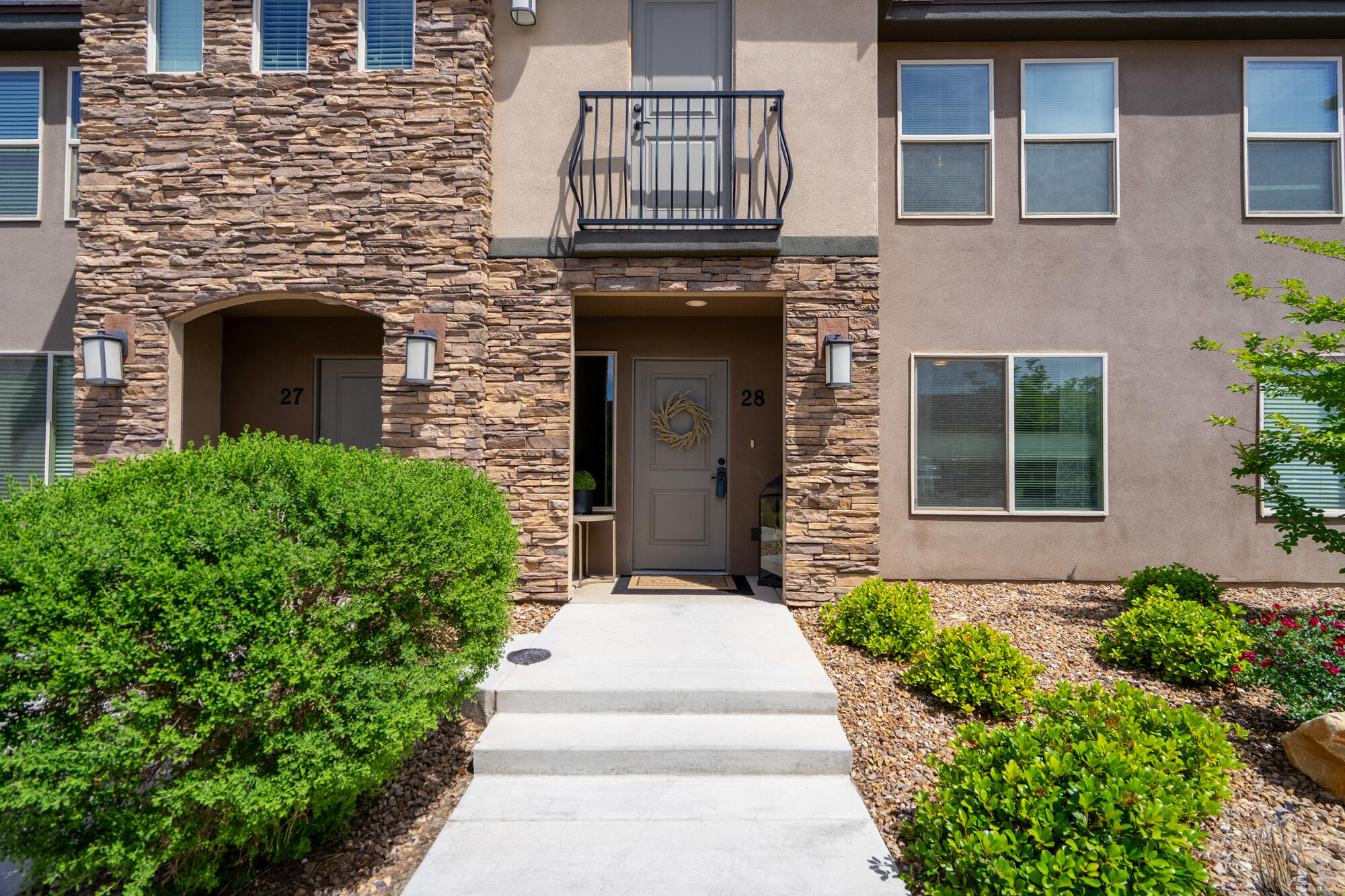 Welcome first time home buyers and investors to this beautiful remodeled townhome in the desirable Desert Hills Townhomes community of St. George. Step outside, and Southern Utah goes to work on you, you're just minutes from Snow Canyon State Park's red sandstone trails, the Virgin River Trail system, and roughly two hours from the south entrance to Zion. The 2.5-bath floor plan means weekend hiking partners aren't fighting for the shower, and the [primary suite layout / open kitchen / covered patio] is built for the way people actually live in St. George -- out the door before sunrise, back inside before the afternoon sun hits.
What sells you on this home isn't the square footage. It's the 300+ days of sunshine, the mild winters that let snowbirds extend their stays well into March, and the fact that you're inside a 10-minute drive of grocery, urgent care, half a dozen golf courses, and dining on Tabernacle Street. The space is sized for living, not for maintaining.
If you've been waiting for a St. George home you can actually use, not just look at, this is the floor plan.