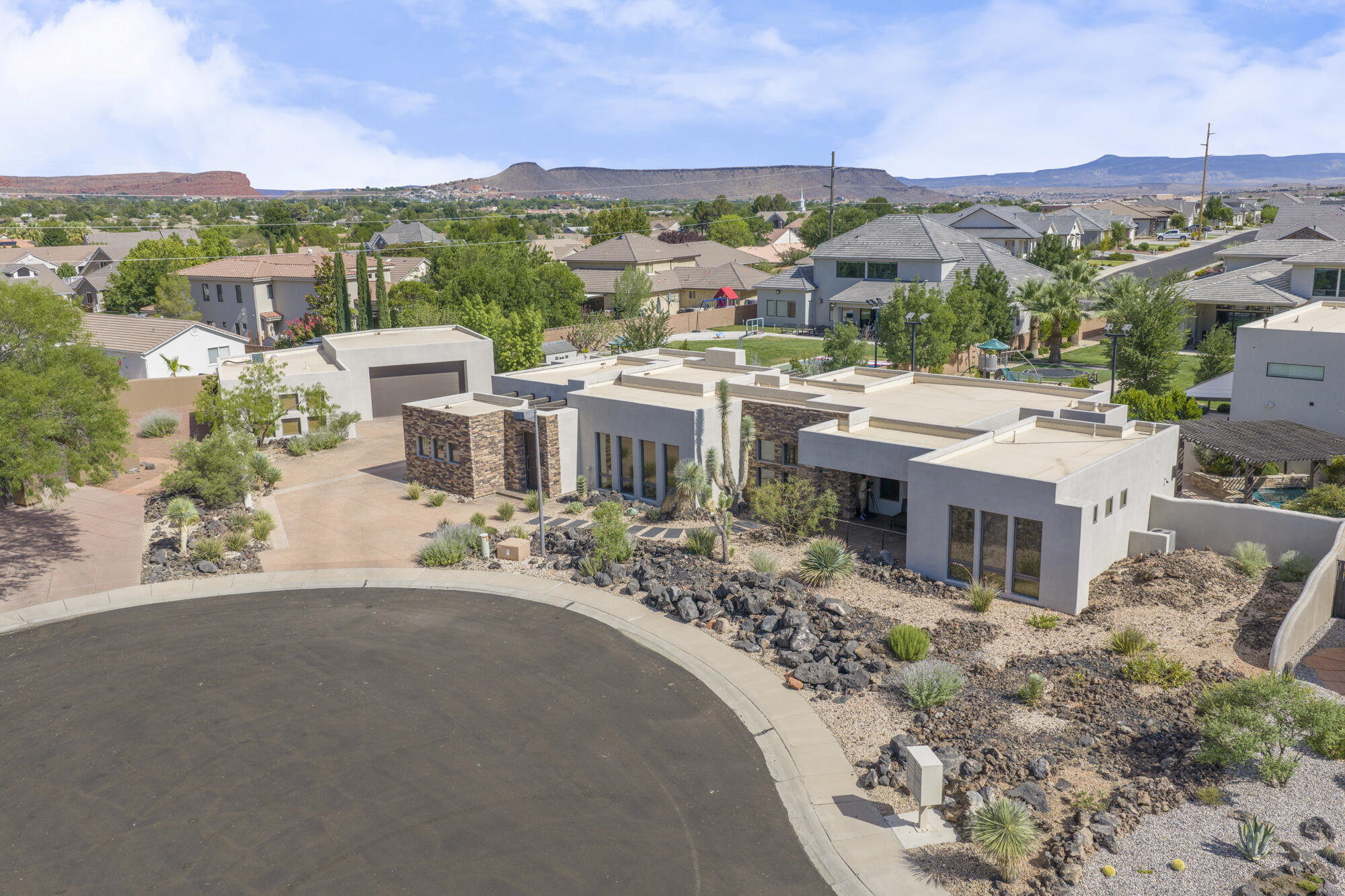 ENTRADA LAVA COVE - Residential