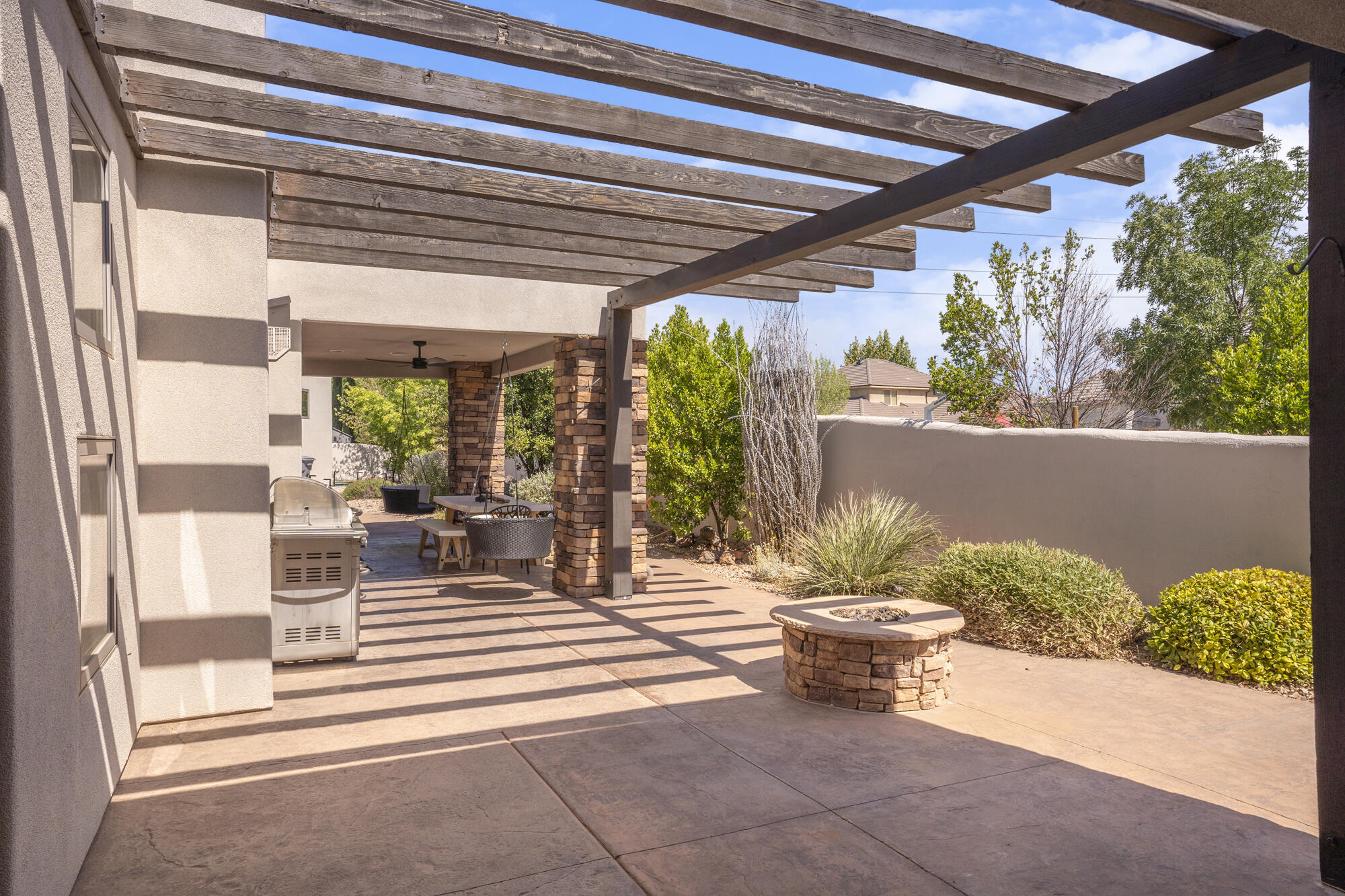 ENTRADA LAVA COVE - Residential