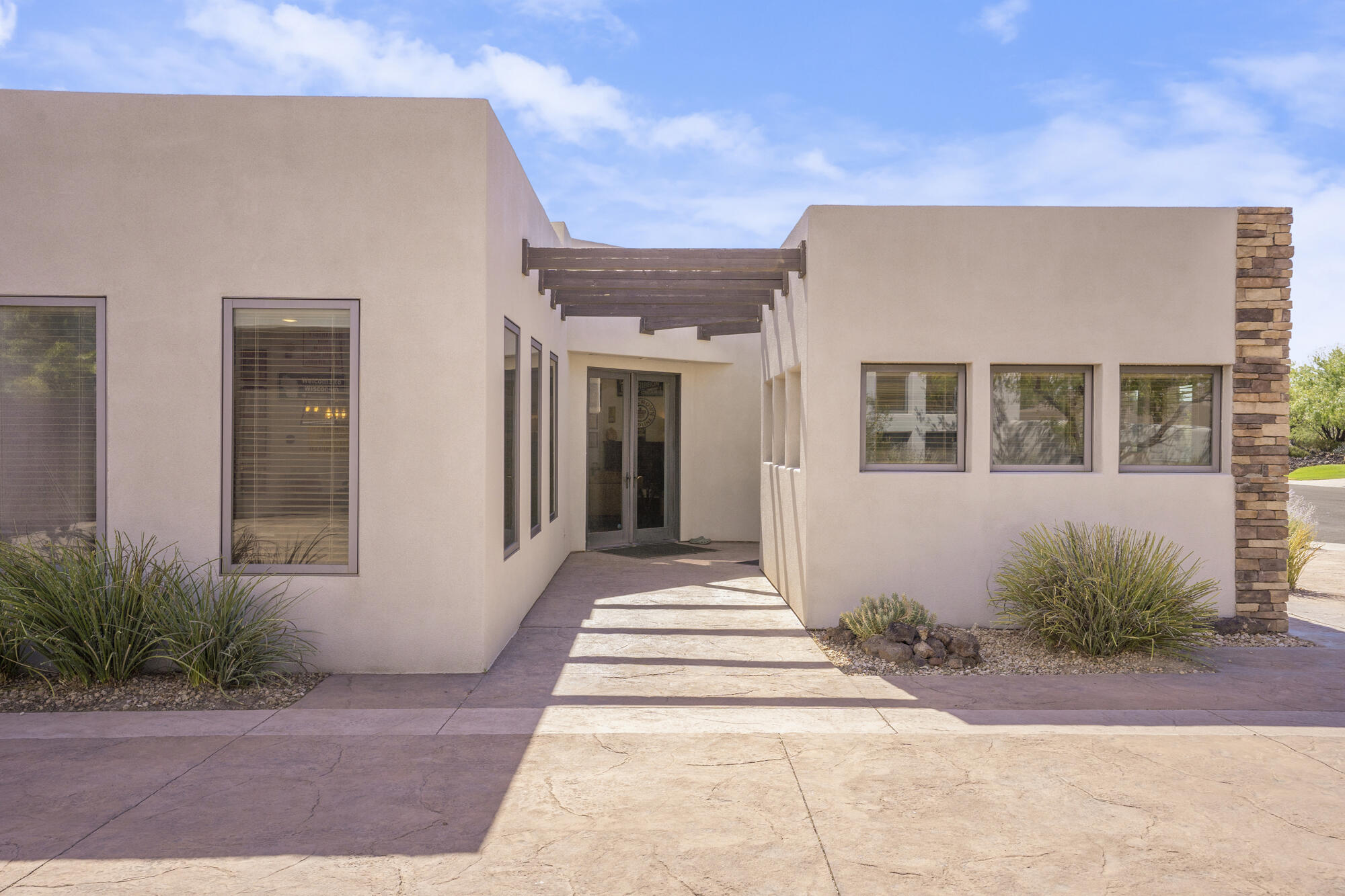 ENTRADA LAVA COVE - Residential