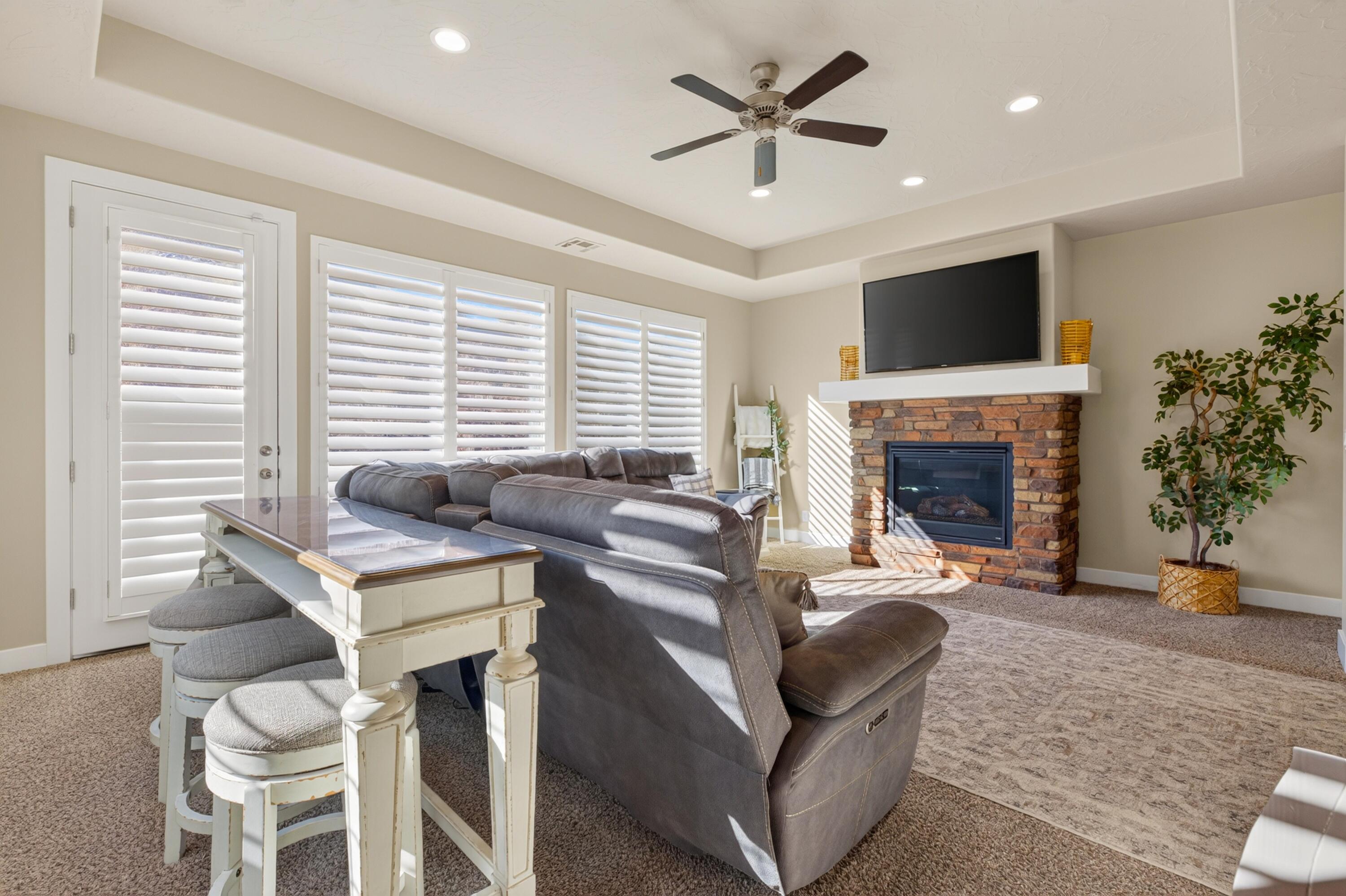 CORAL RIDGE TOWNHOMES - Residential