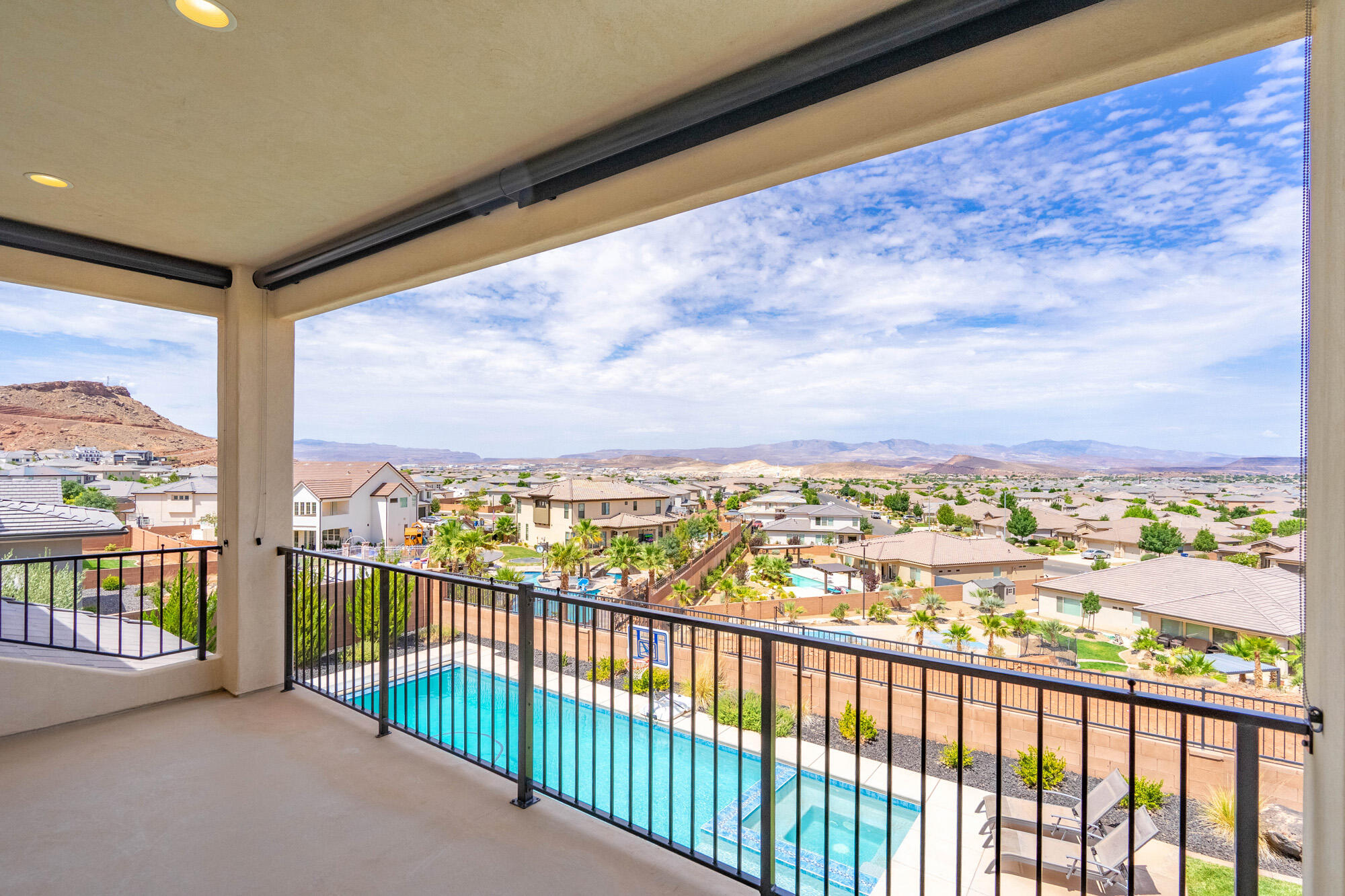 CRIMSON CLIFFS - Residential