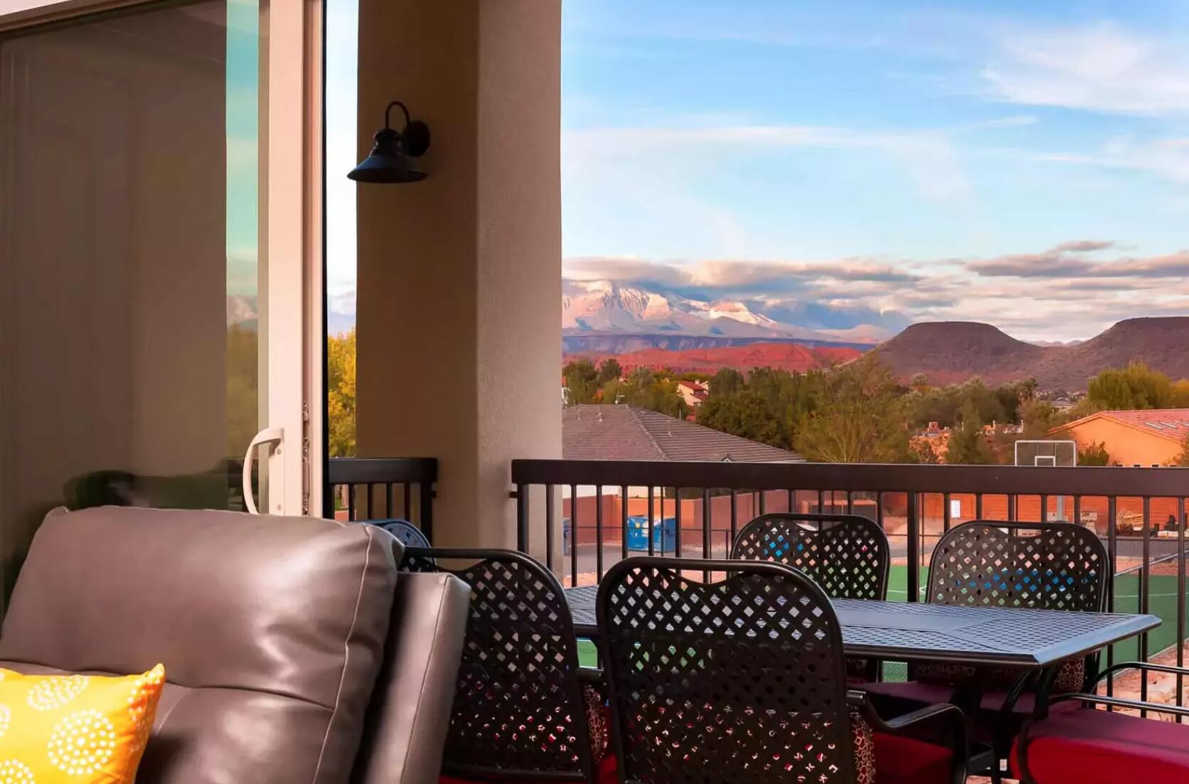 ESTANCIA - Residential