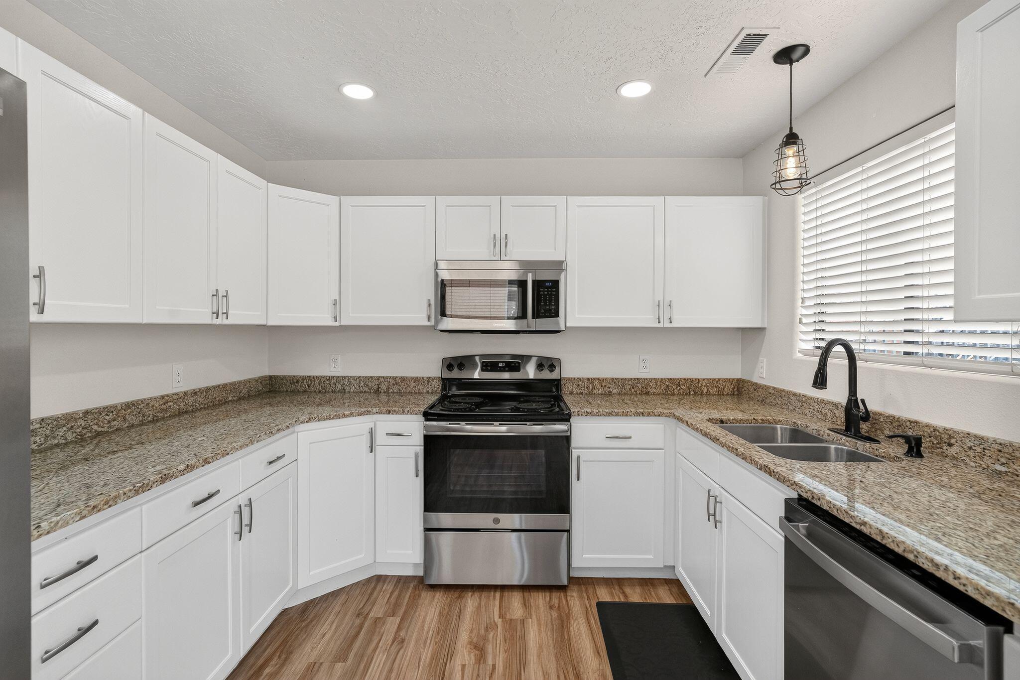 SUN VERDE ESTATES - Residential