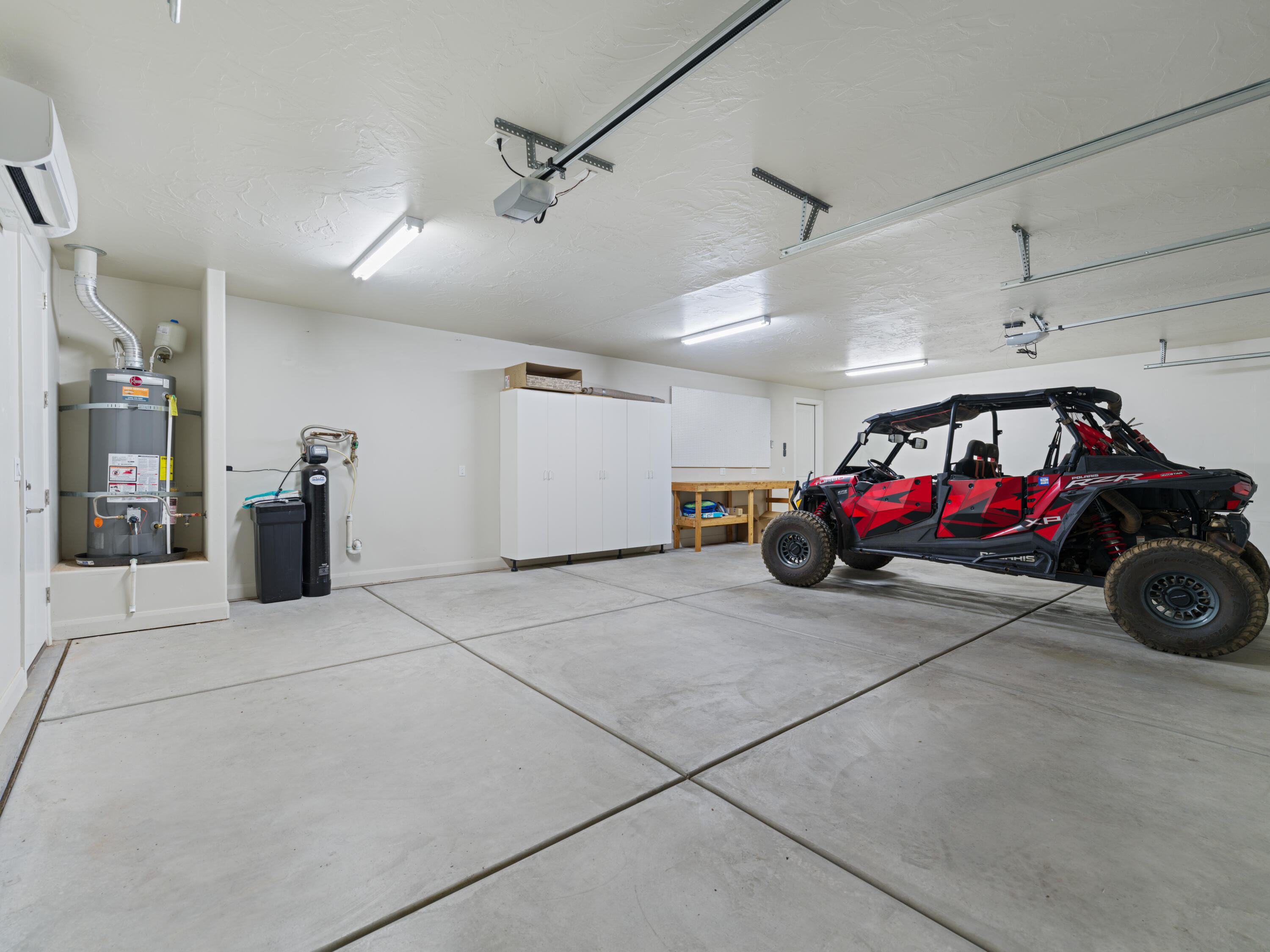 HIGHLAND PARK AT THE CORAL CANYON - Residential